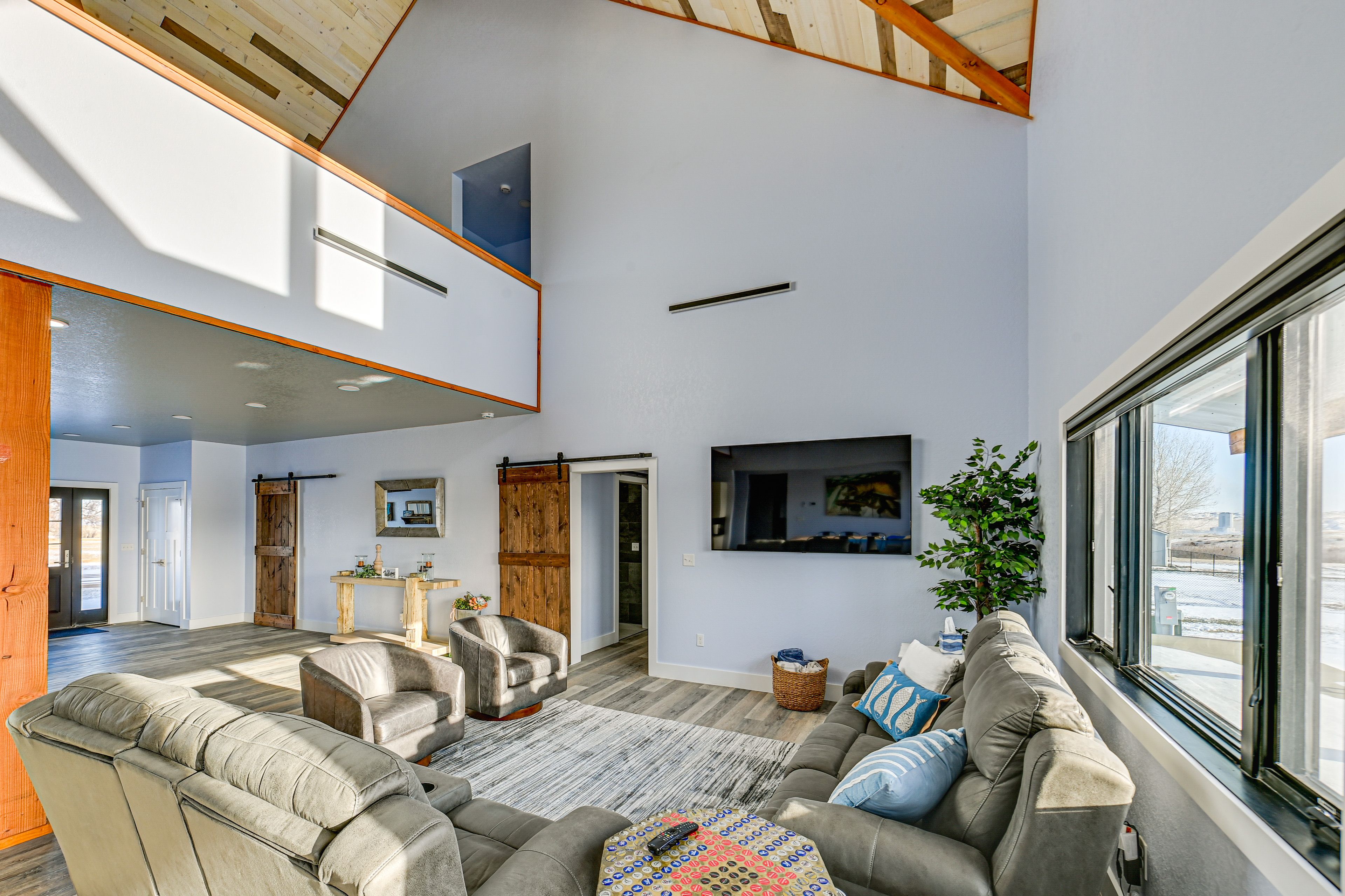 Living Room | 1st Floor | Free WiFi