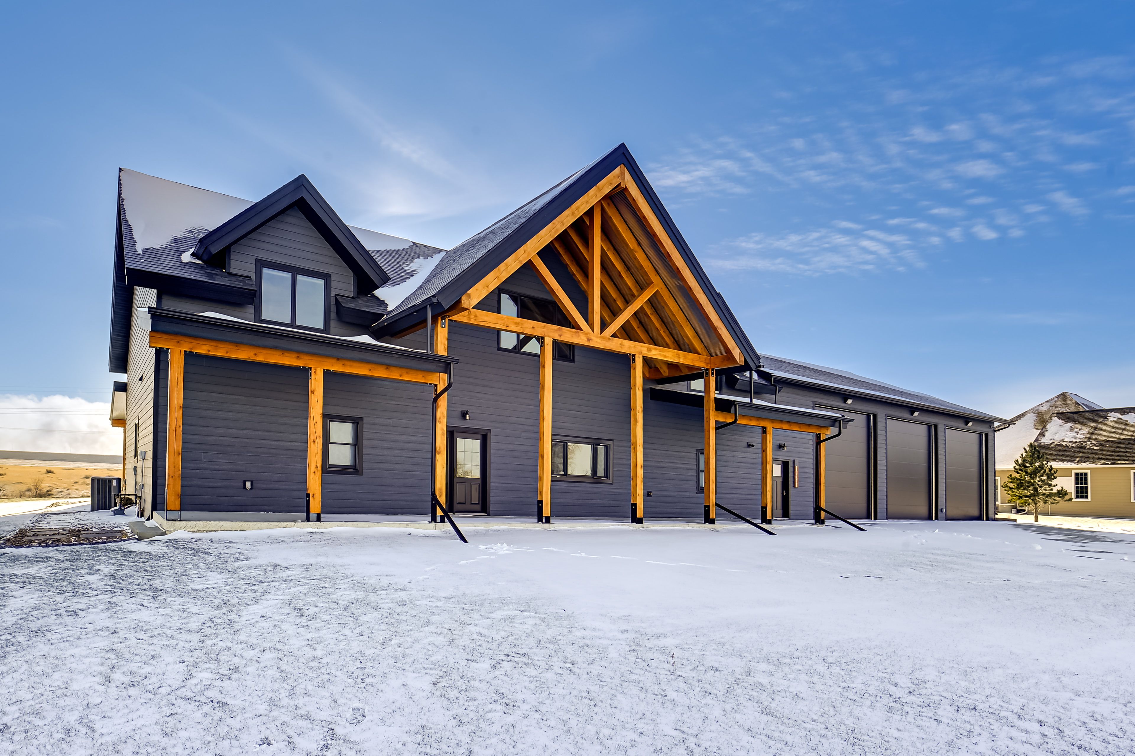 Parking | Driveway (8 Vehicles) | Garage (2 Vehicles) | RV/Trailer Parking