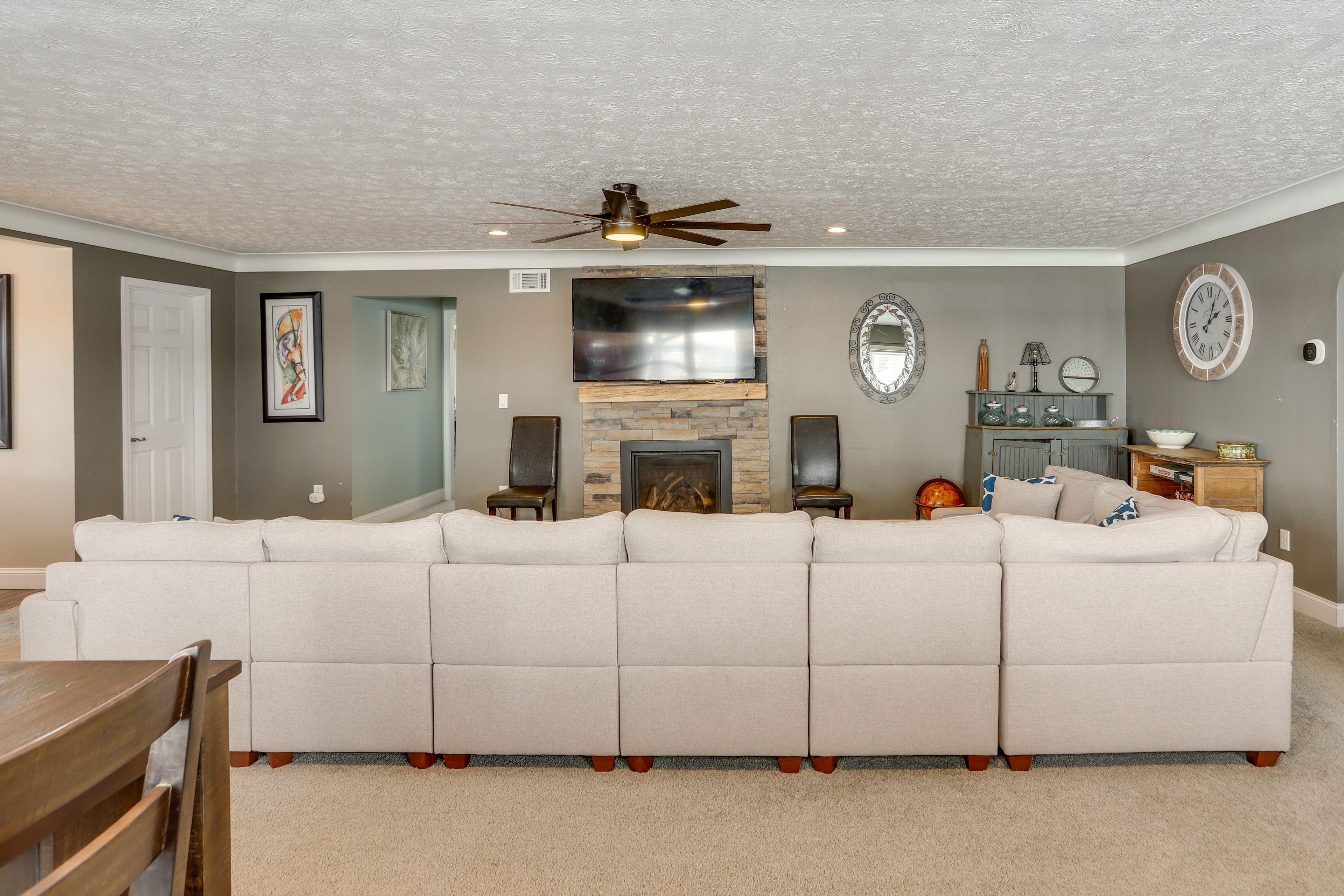 Living Room | Futon | Fireplace | Central A/C & Heating | Pac-Man Arcade Game