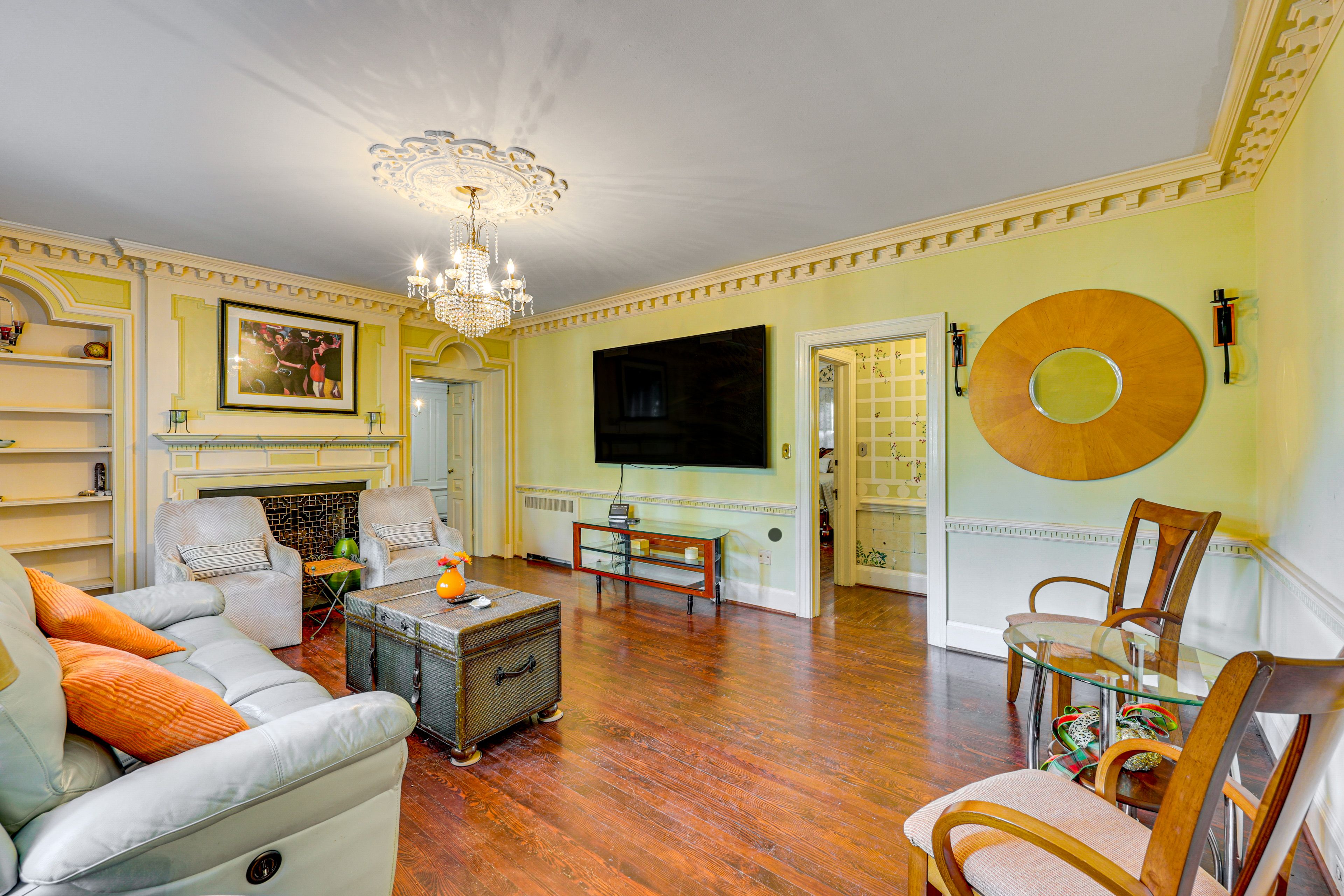 Living Room | 1st Floor | Smart TV