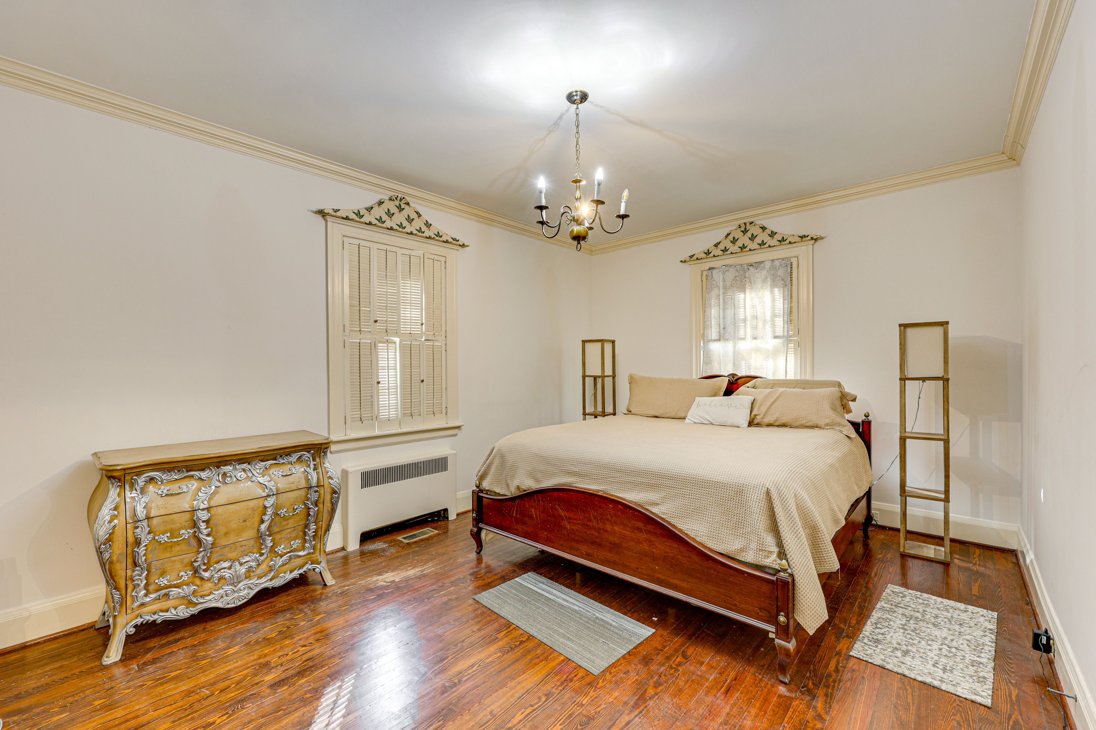 Bedroom 1 | 1st Floor | King Bed | Linens Provided