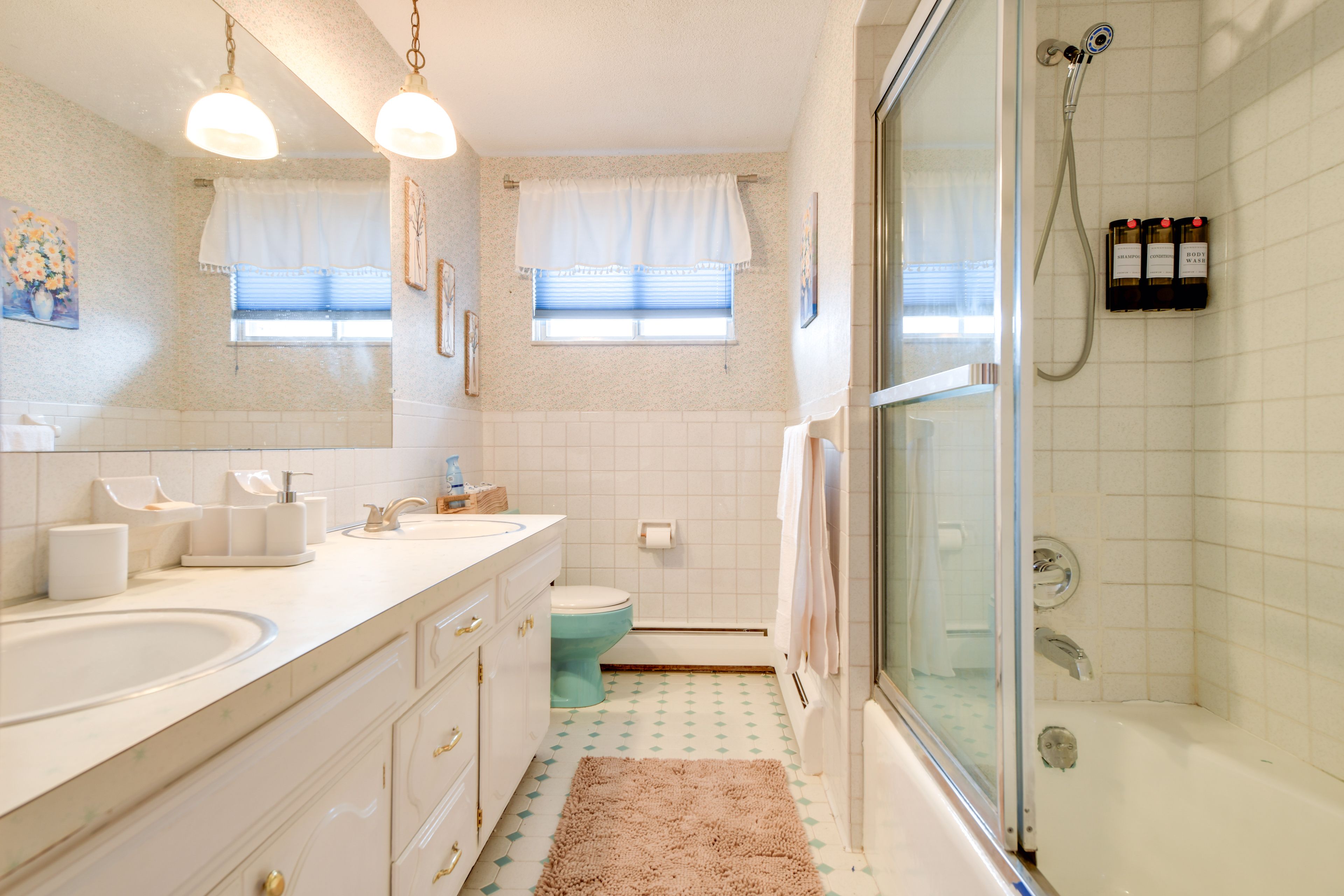 Full Bathroom | Upper Level
