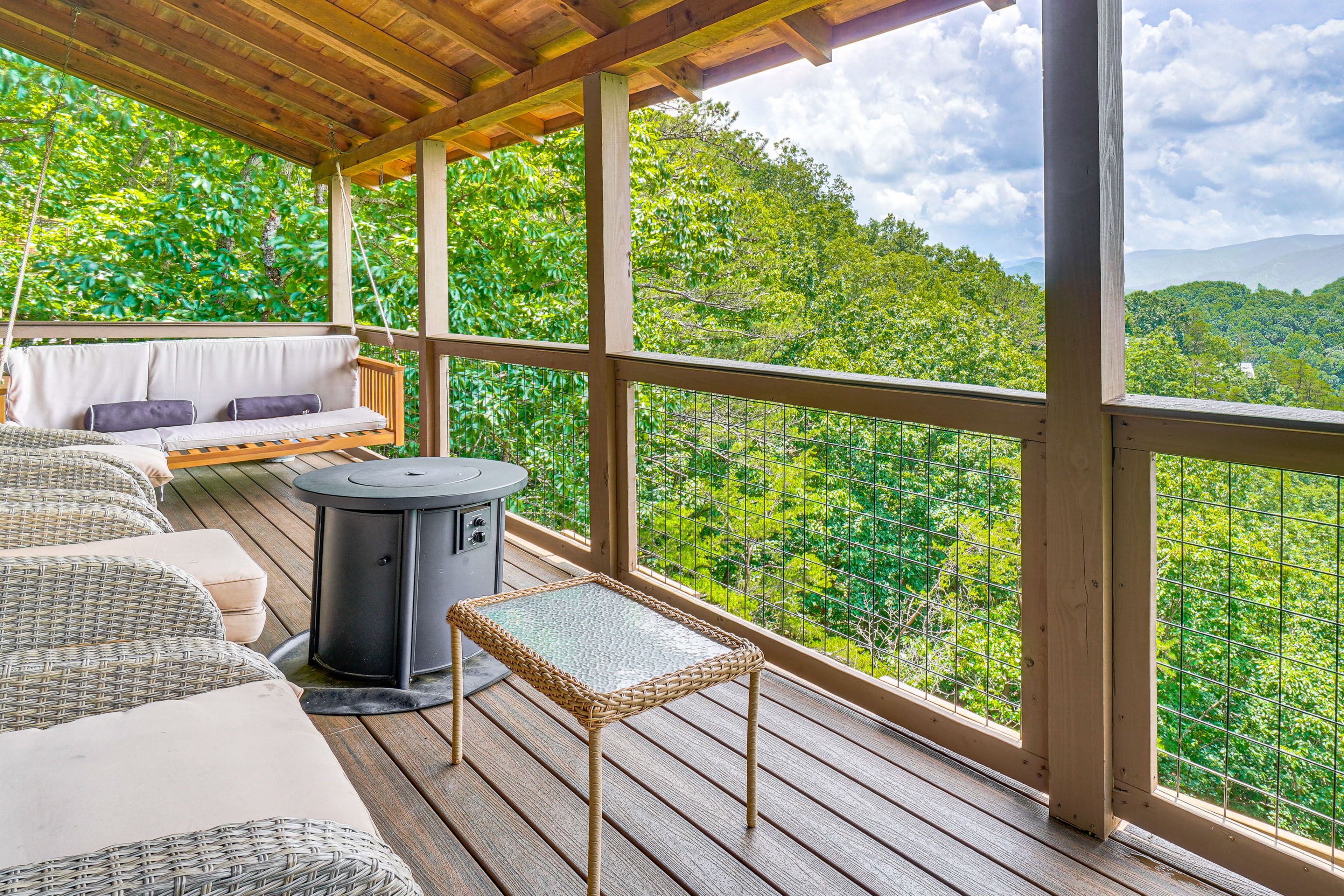 Sevierville Vacation Rental | 2BR | 2.5BA | 1,747 Sq Ft | 1 Step to Enter