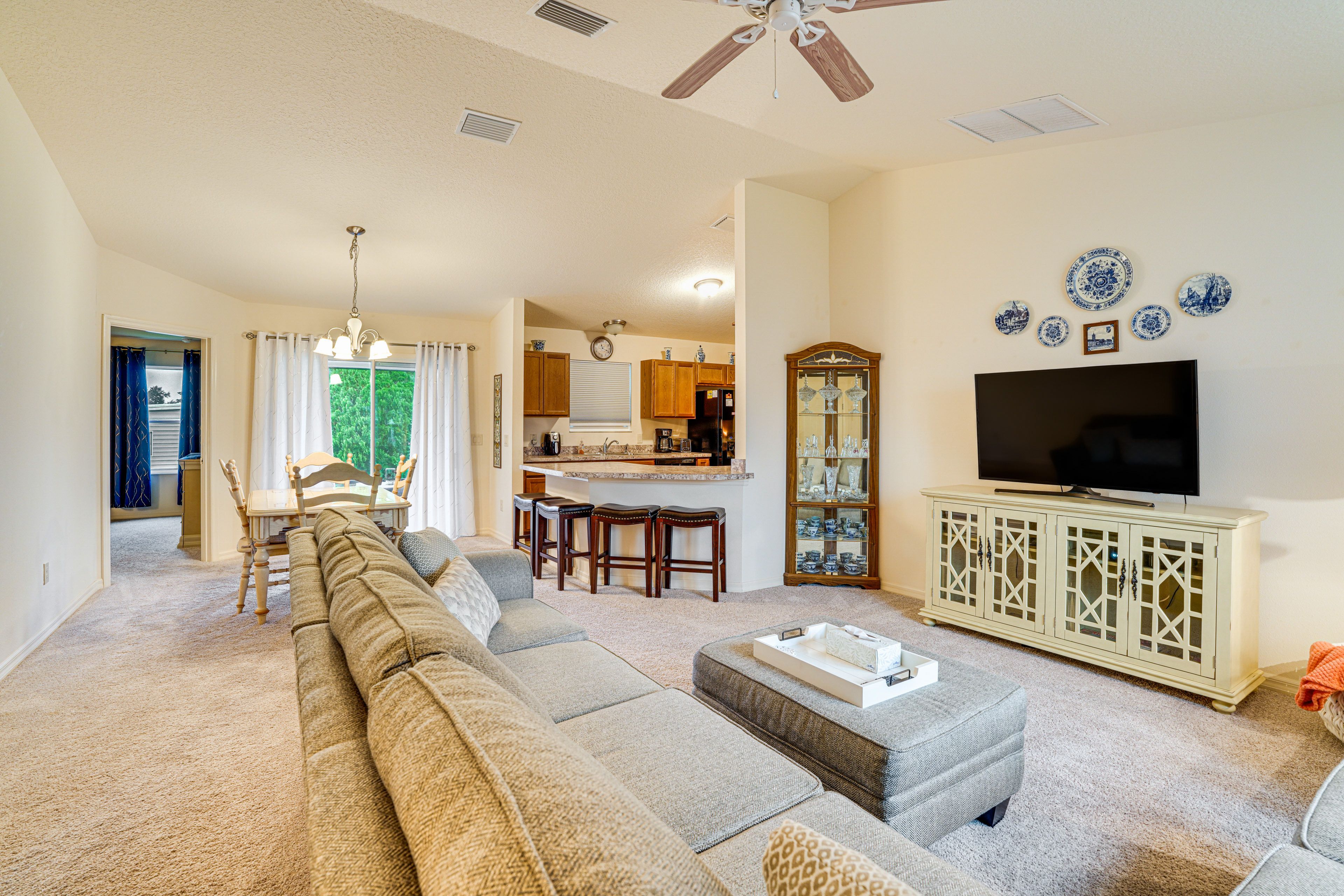 Lady Lake Vacation Rental | 2BR | 2BA | 1,267 Sq Ft | Small Step for Entry