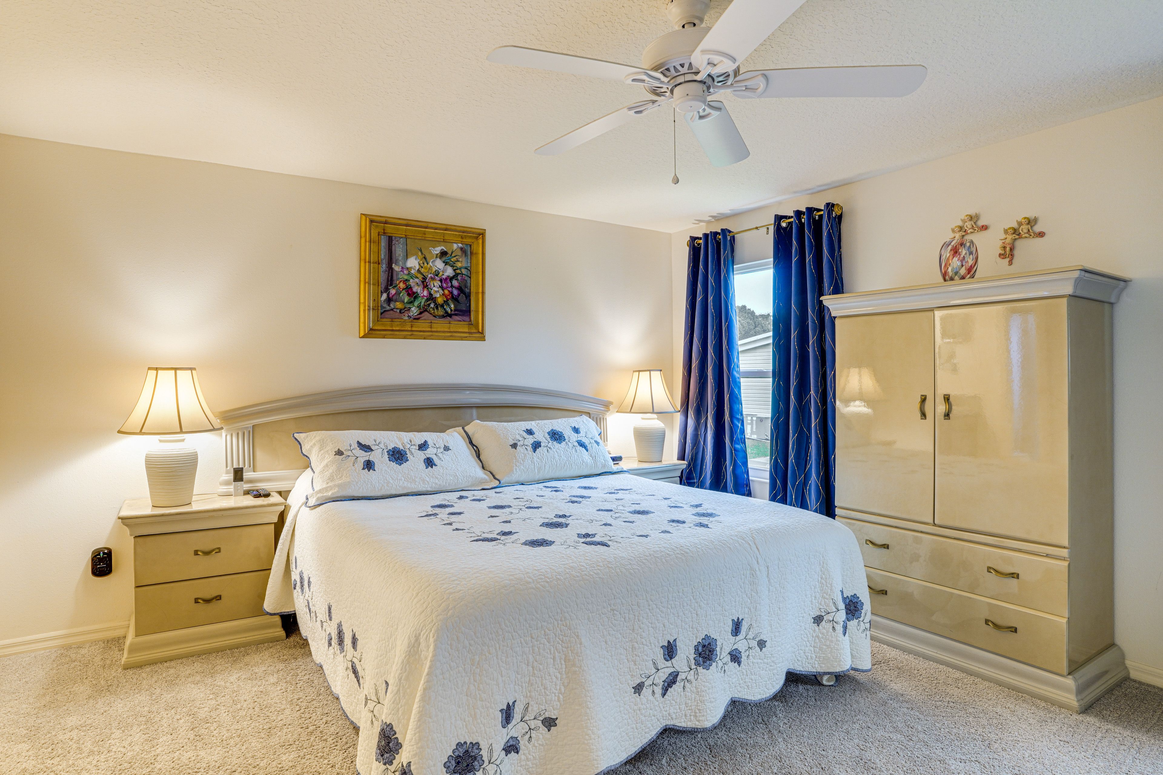 Bedroom 1 | King Bed | En-Suite Bathroom