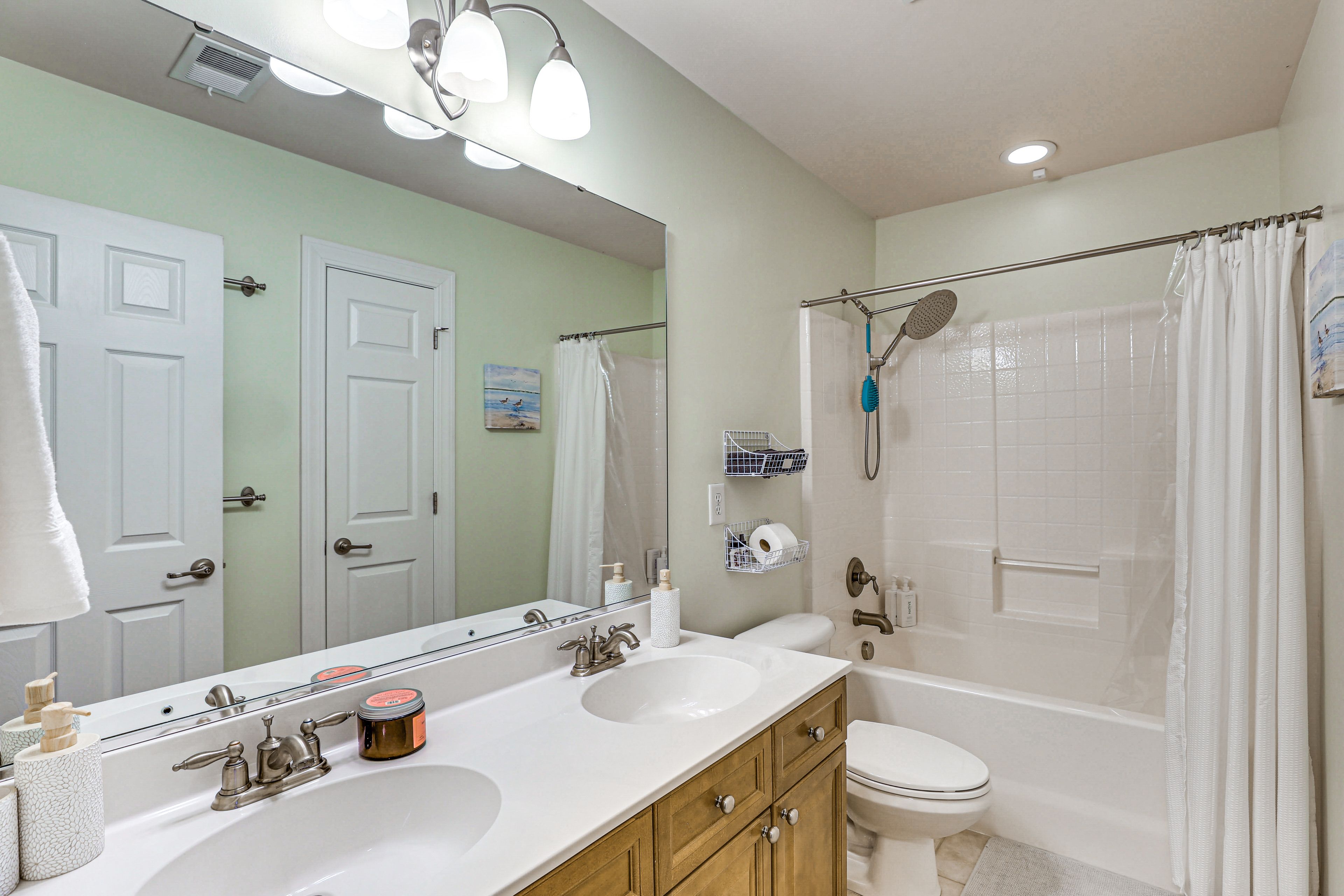 Full Bathroom | Upper Level