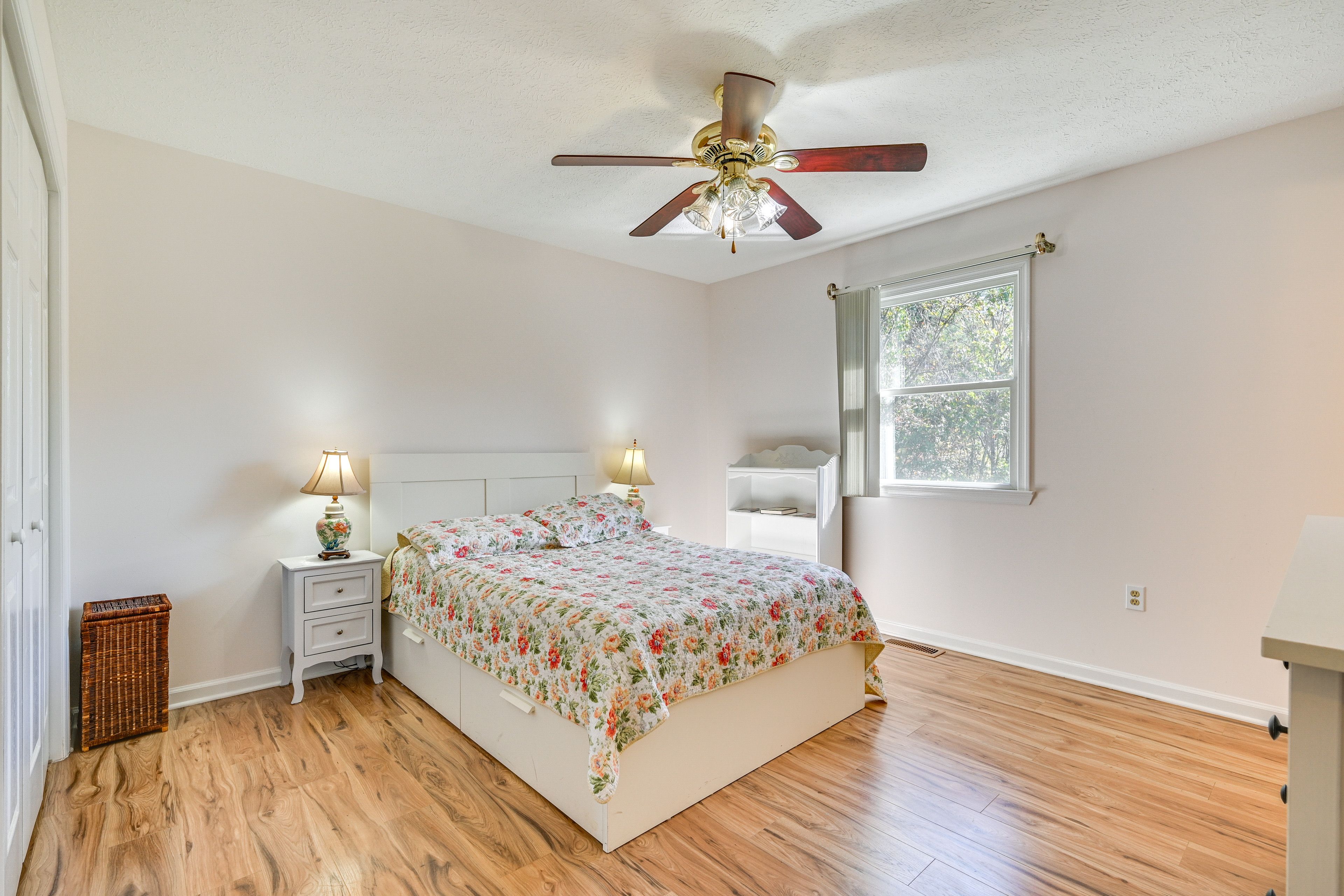 Bedroom 1 | Full Bed | 2nd Floor