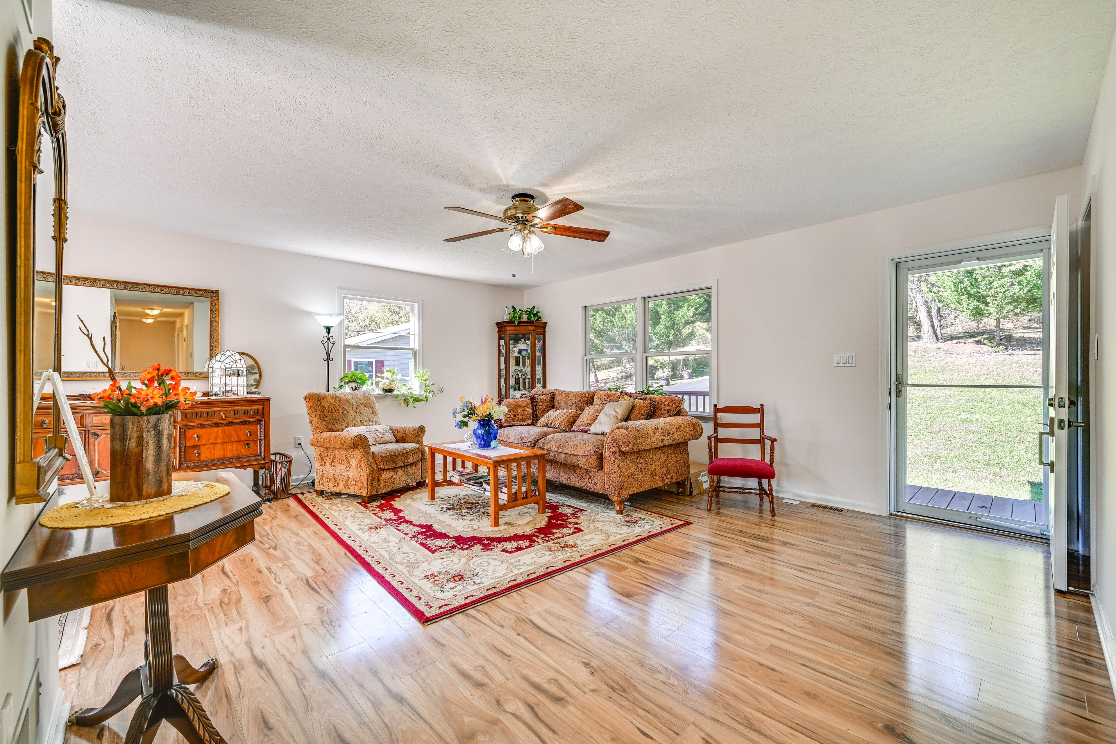 Living Room | 2nd Floor
