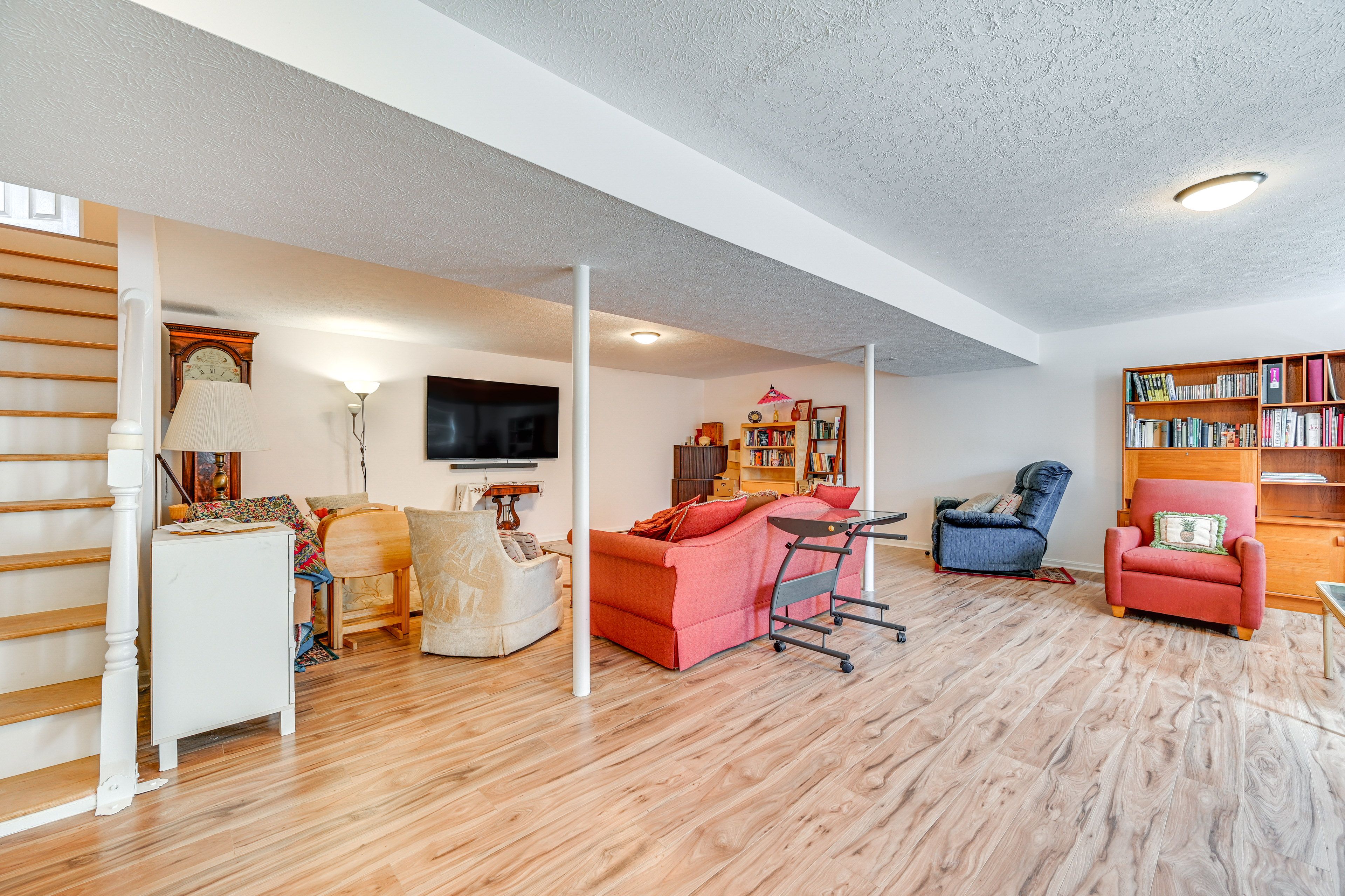 Recreation Room | Smart TV | Books | Piano | 1st Floor