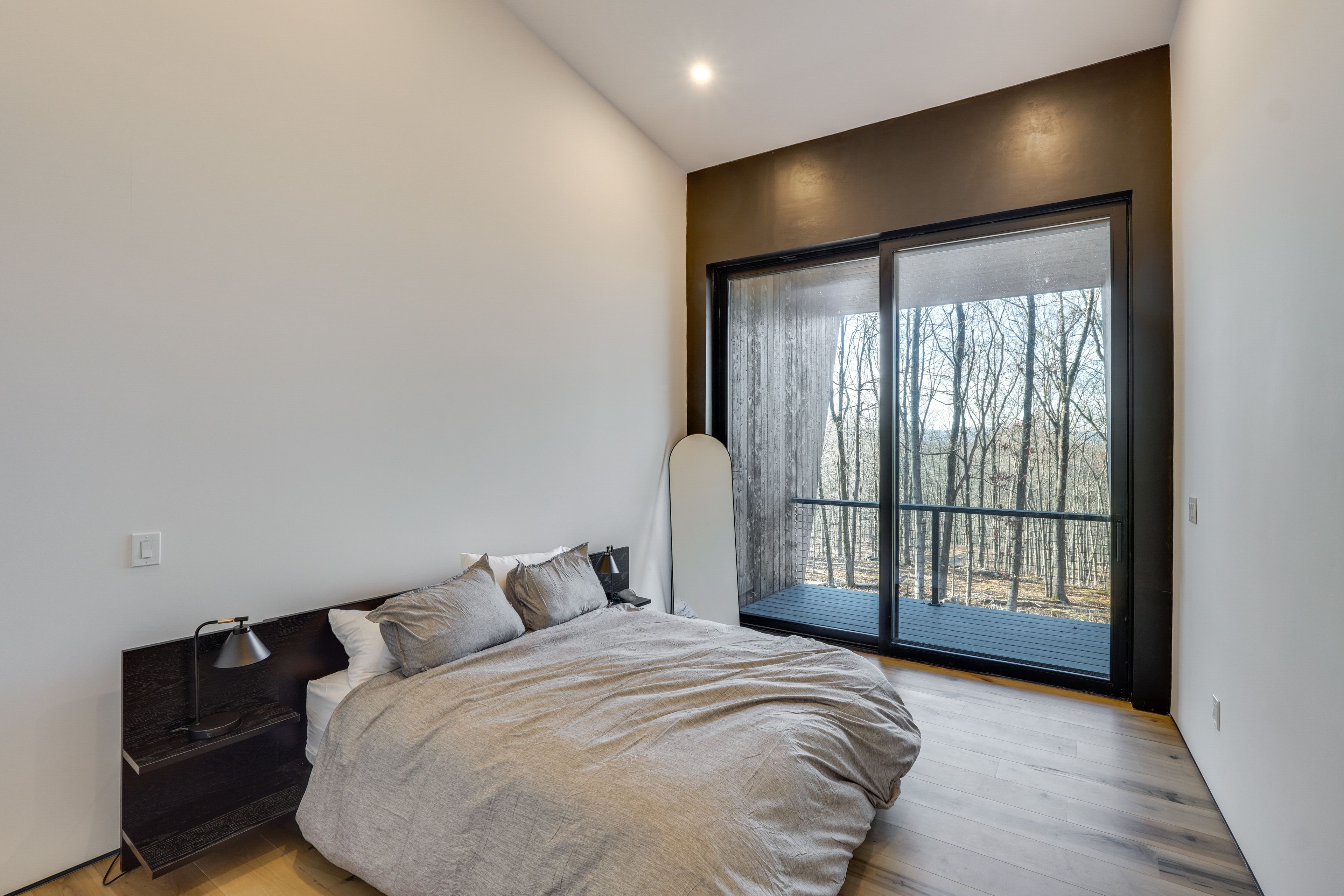 Bedroom 2 | Queen Bed | 1st Floor