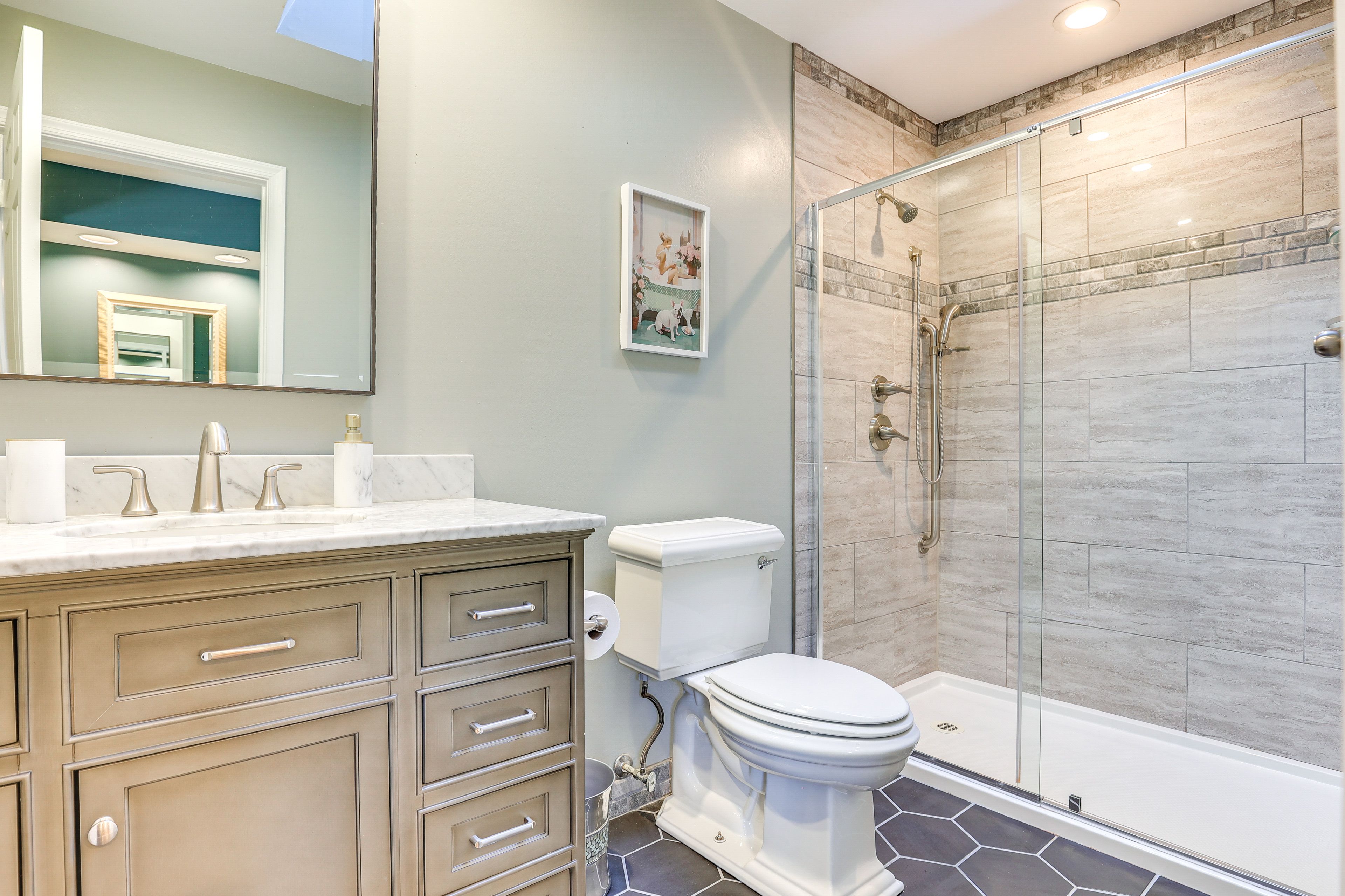 En-Suite Bathroom | Upper Level