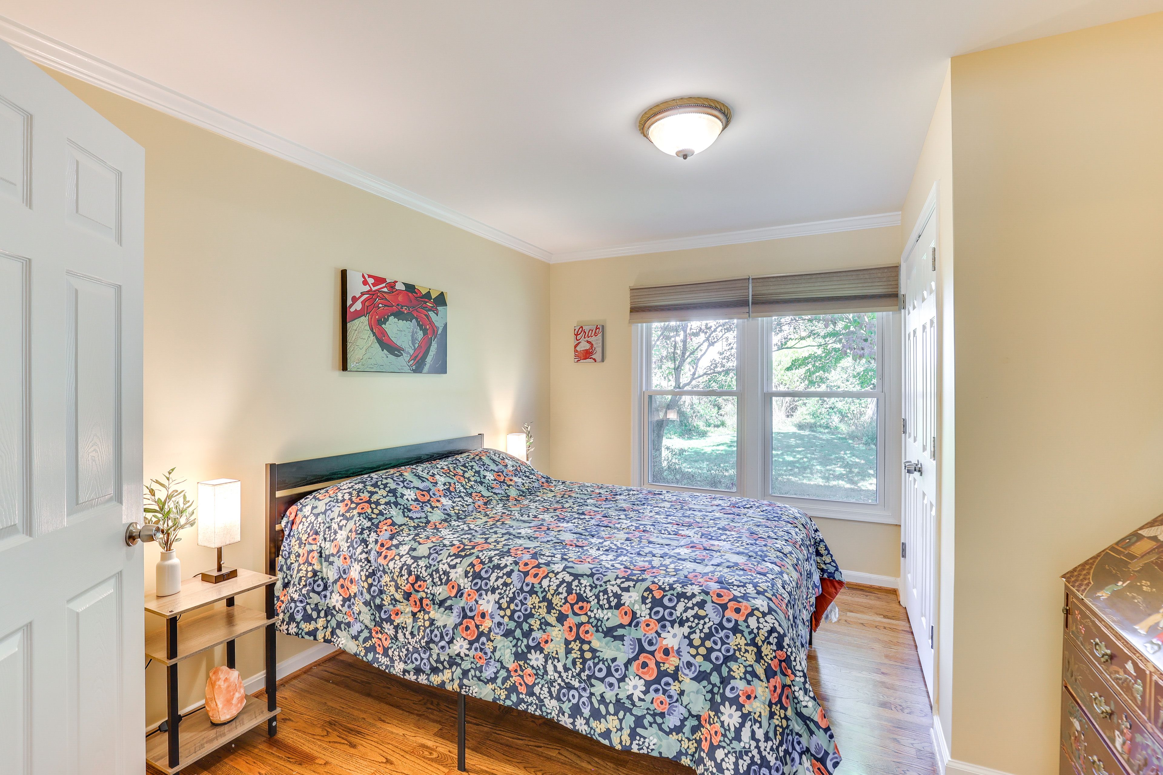 Bedroom 1 | Main Level | Queen Bed | Smart TV | Linens Provided