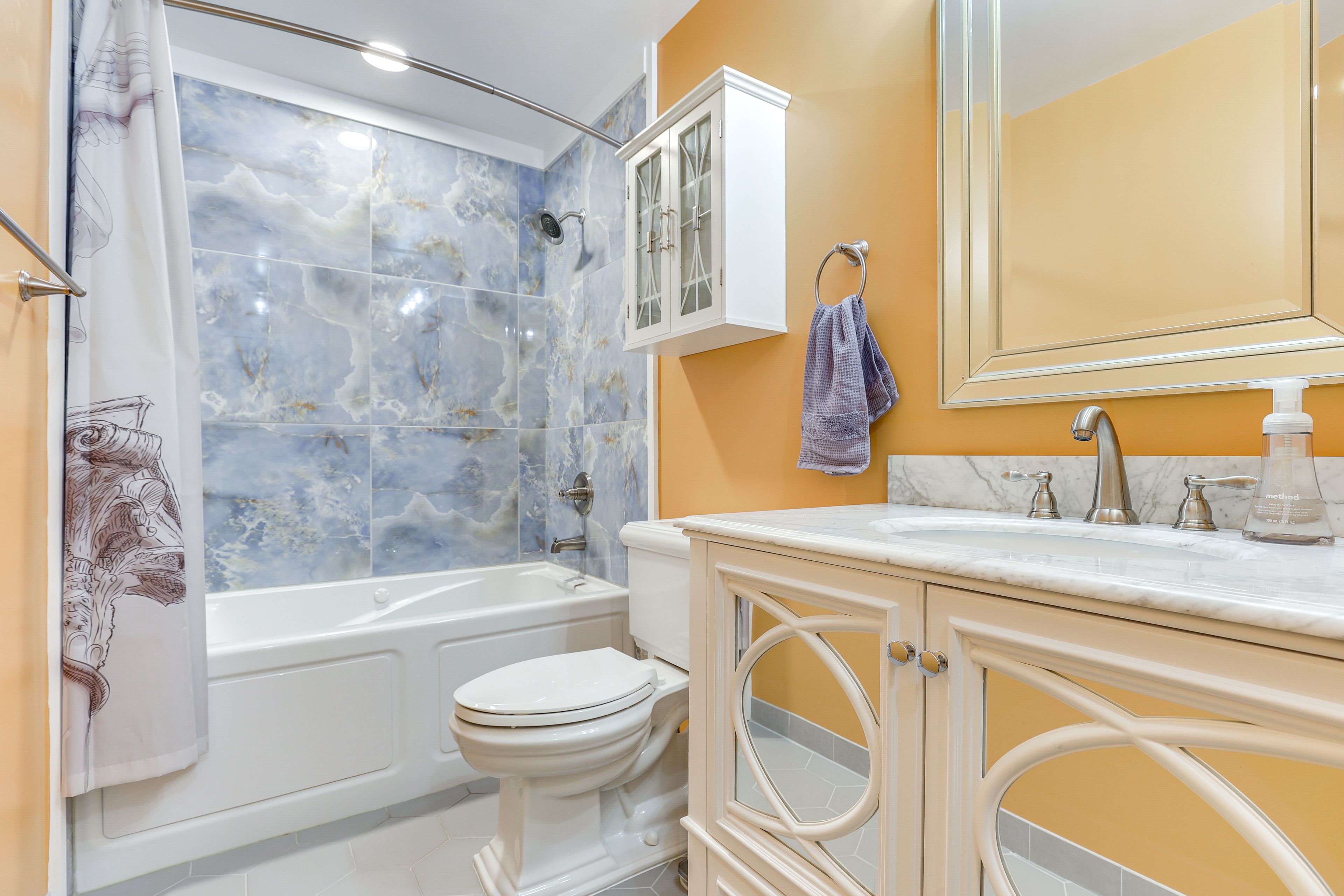 Full Bathroom | Upper Level