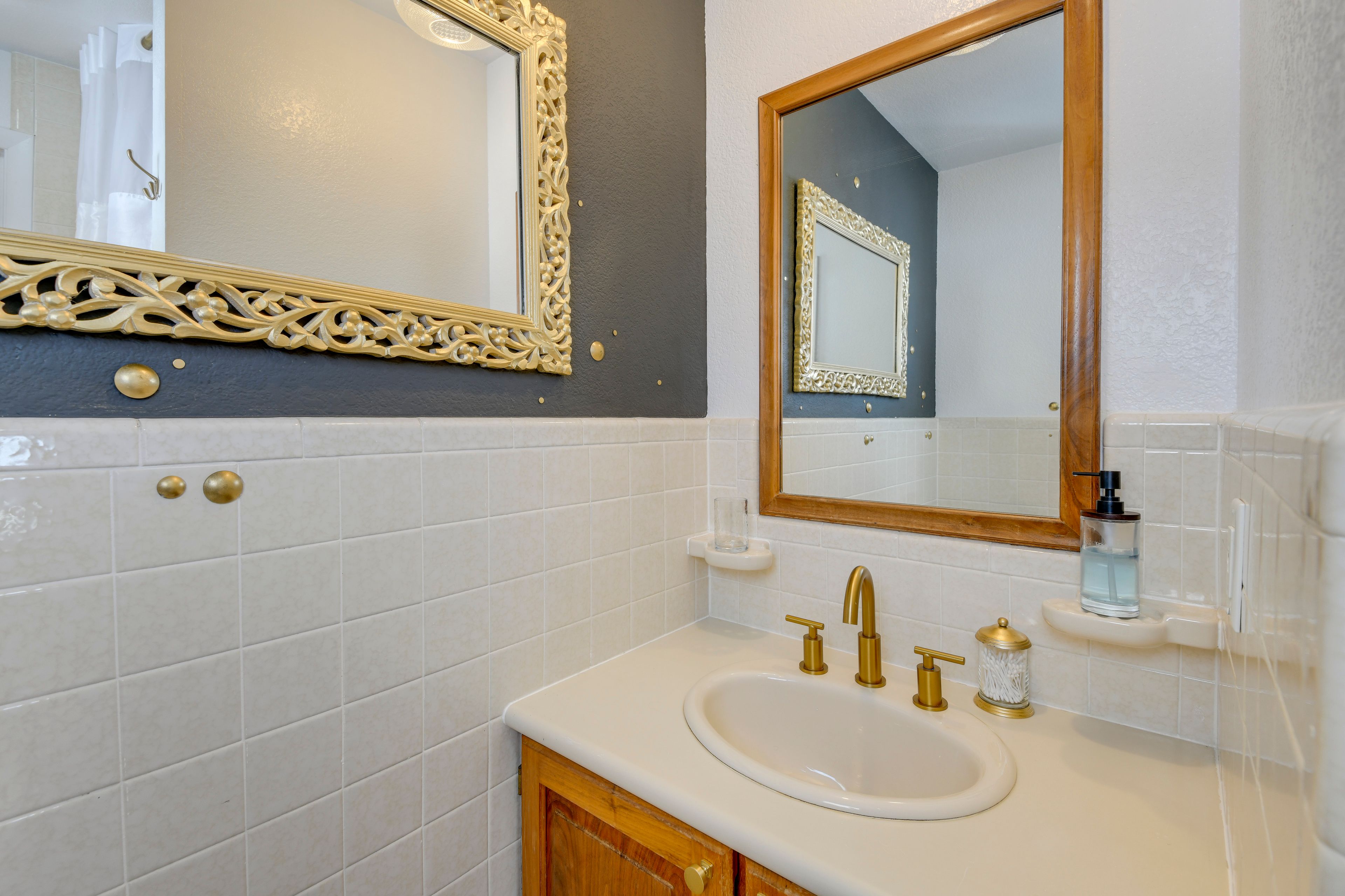 Full Bathroom | Main Level | Towels Provided