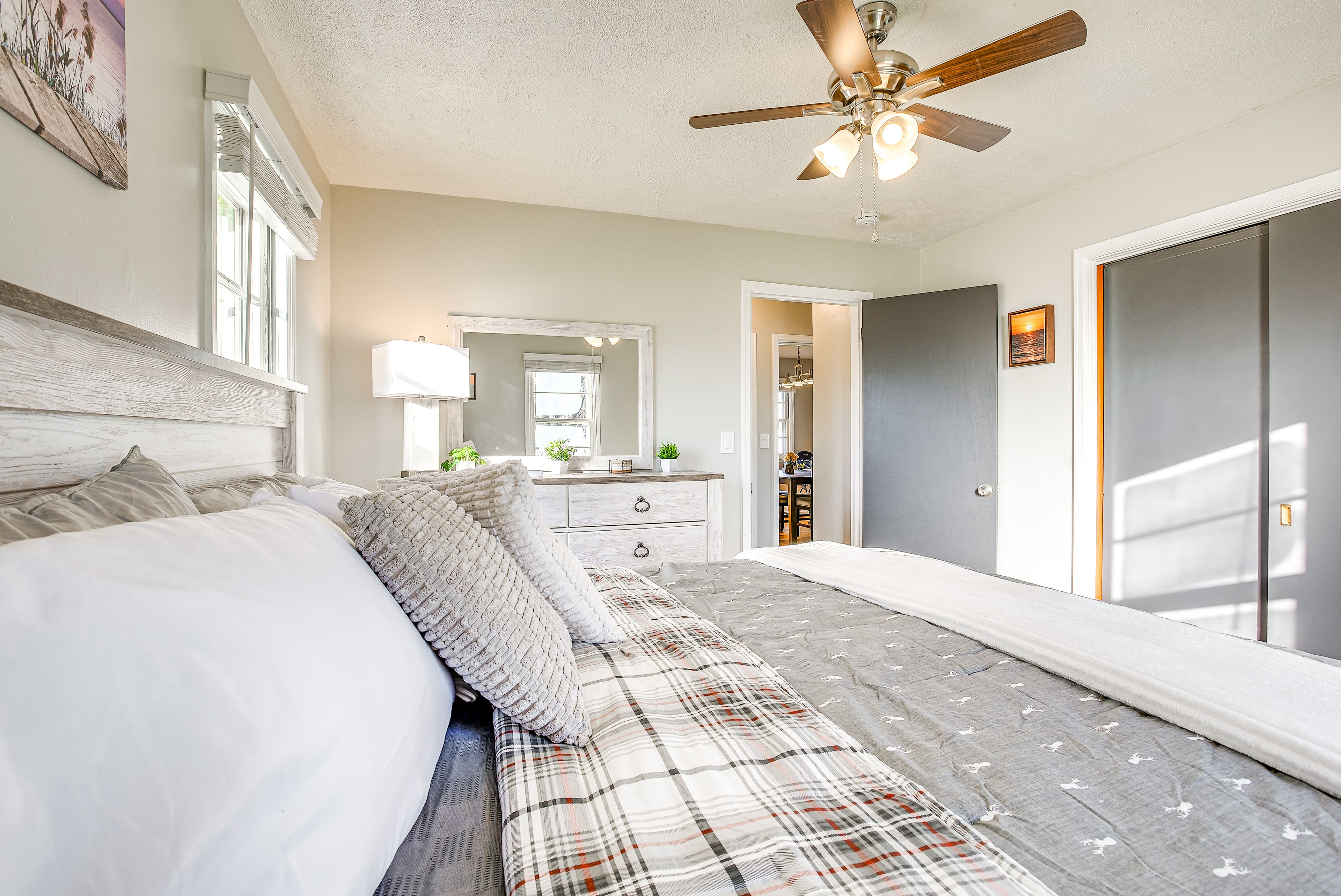 Bedroom 1 | King Bed | Smart TV
