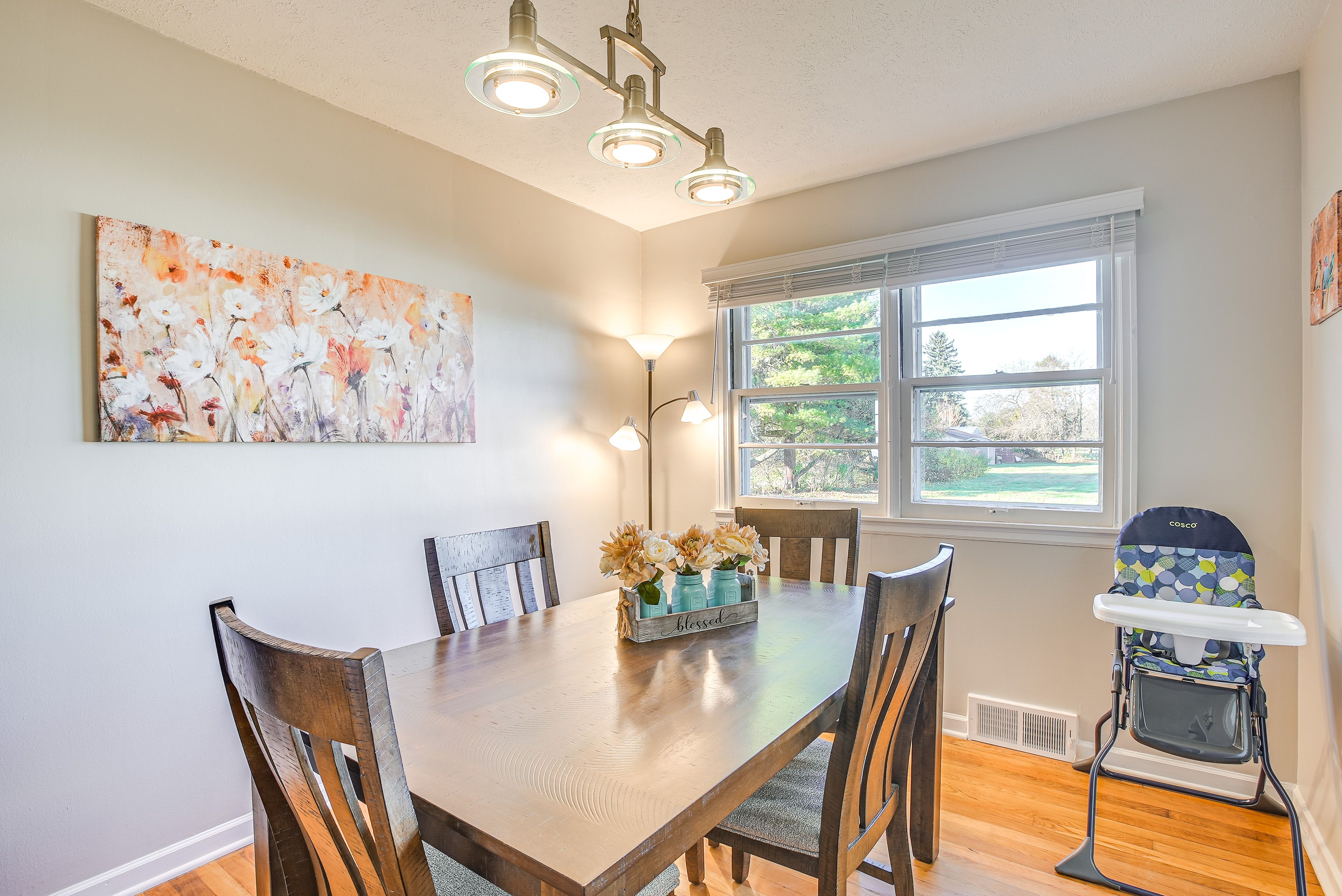 Dining Room | Dishware/Flatware | High Chair