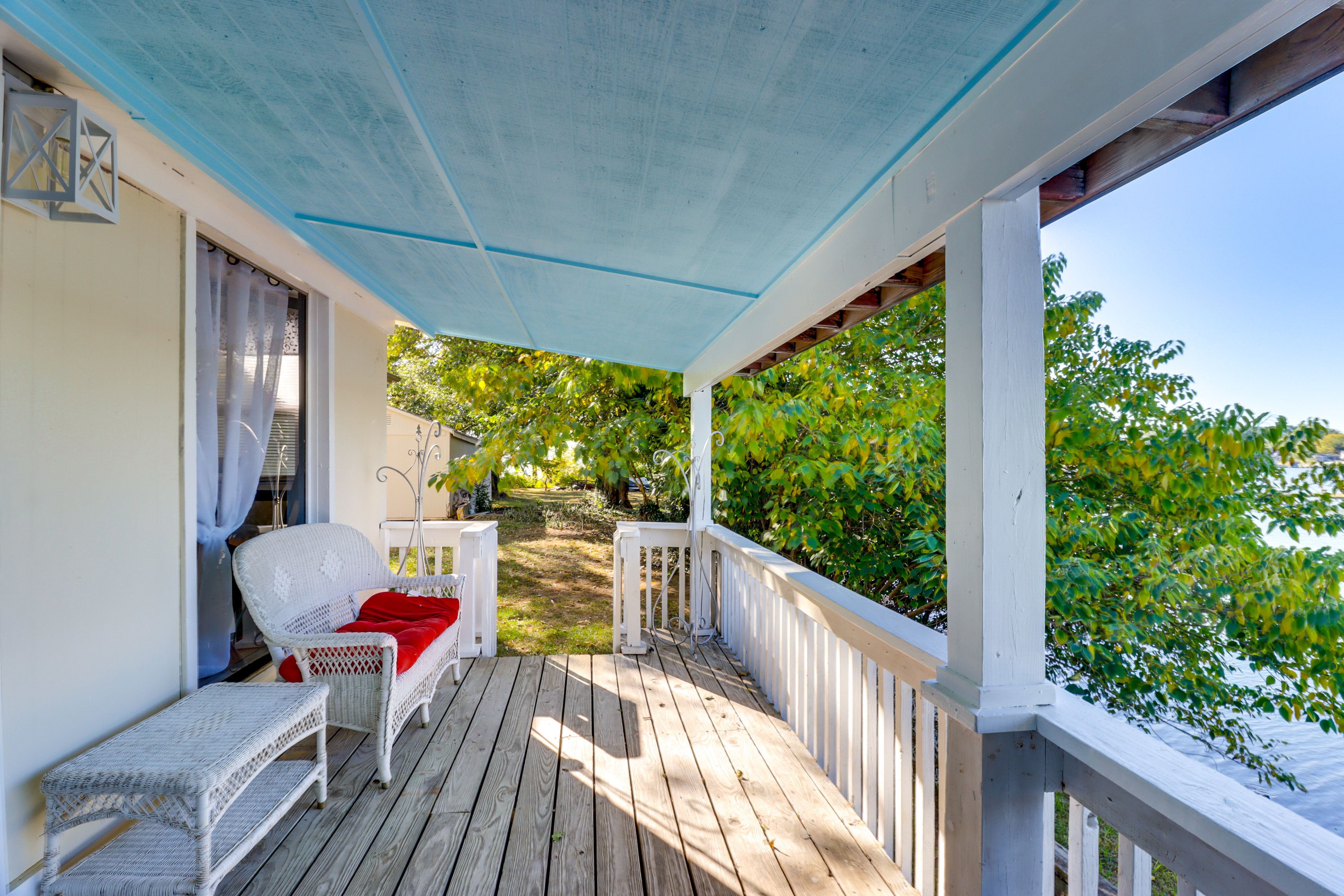 Covered Porch | Gas Grill