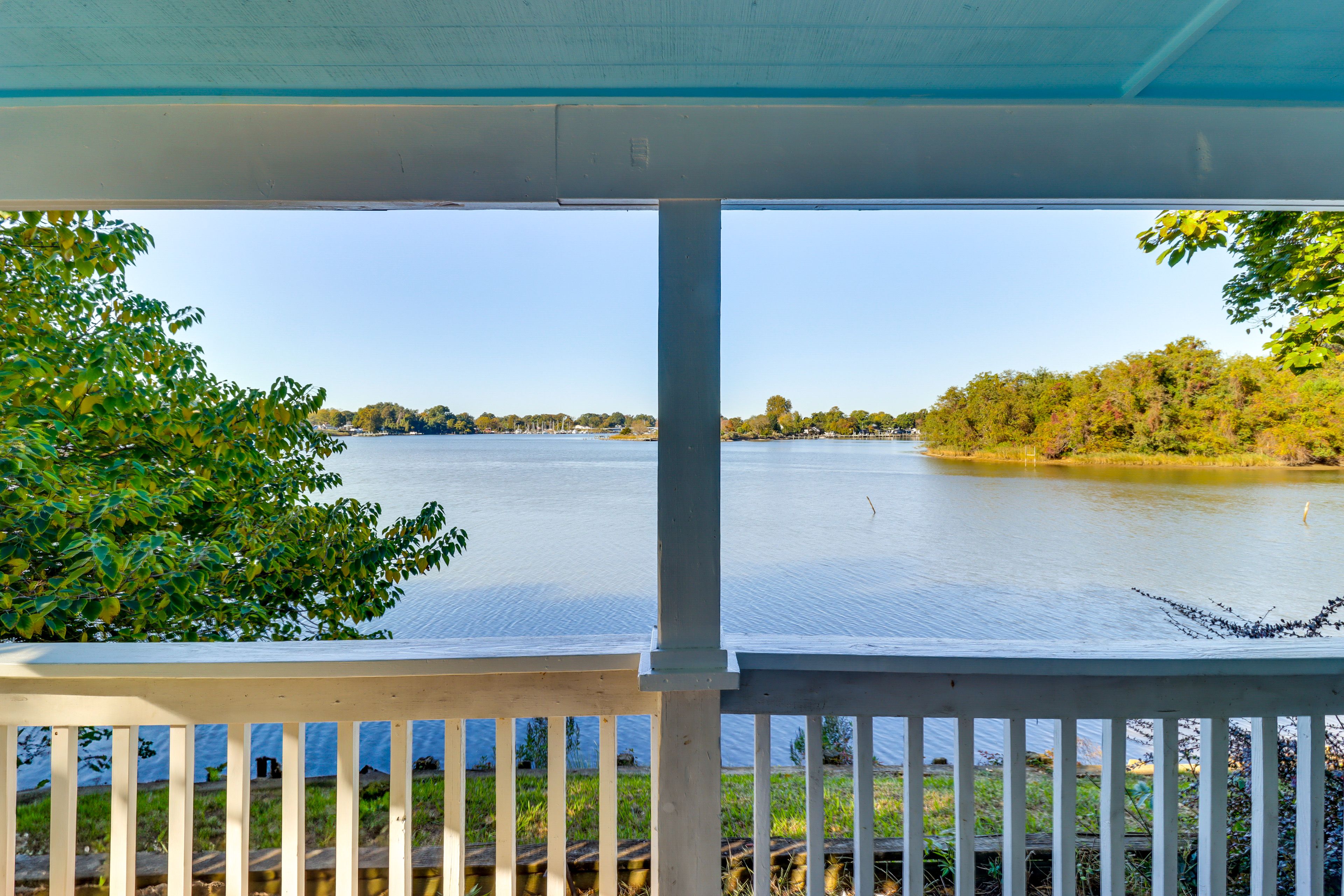 Newburg Vacation Rental | 2BR | 1BA | 1,050 Sq Ft | Small Step to Enter