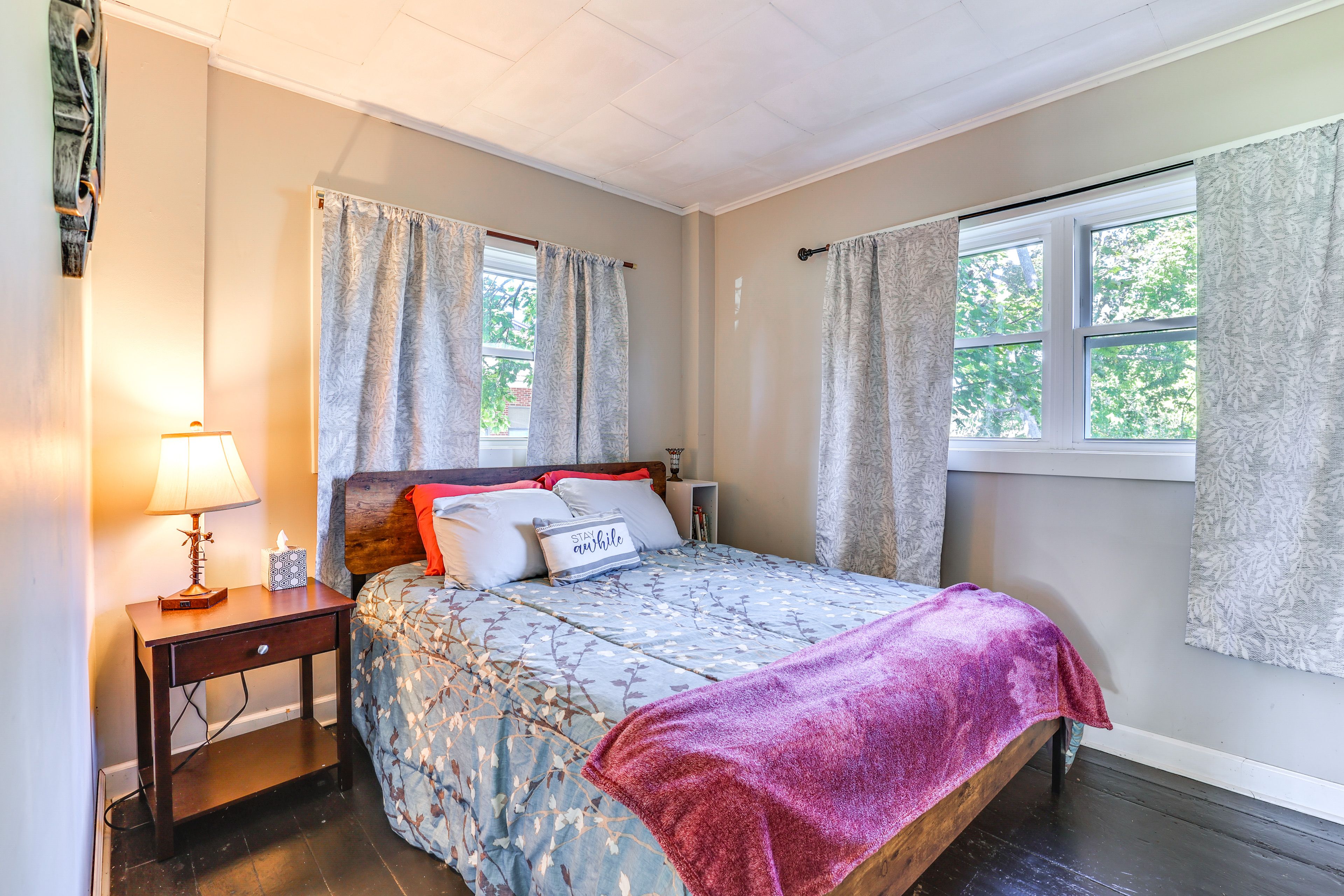 Bedroom 1 | Queen Bed | 1st Floor | Linens Provided