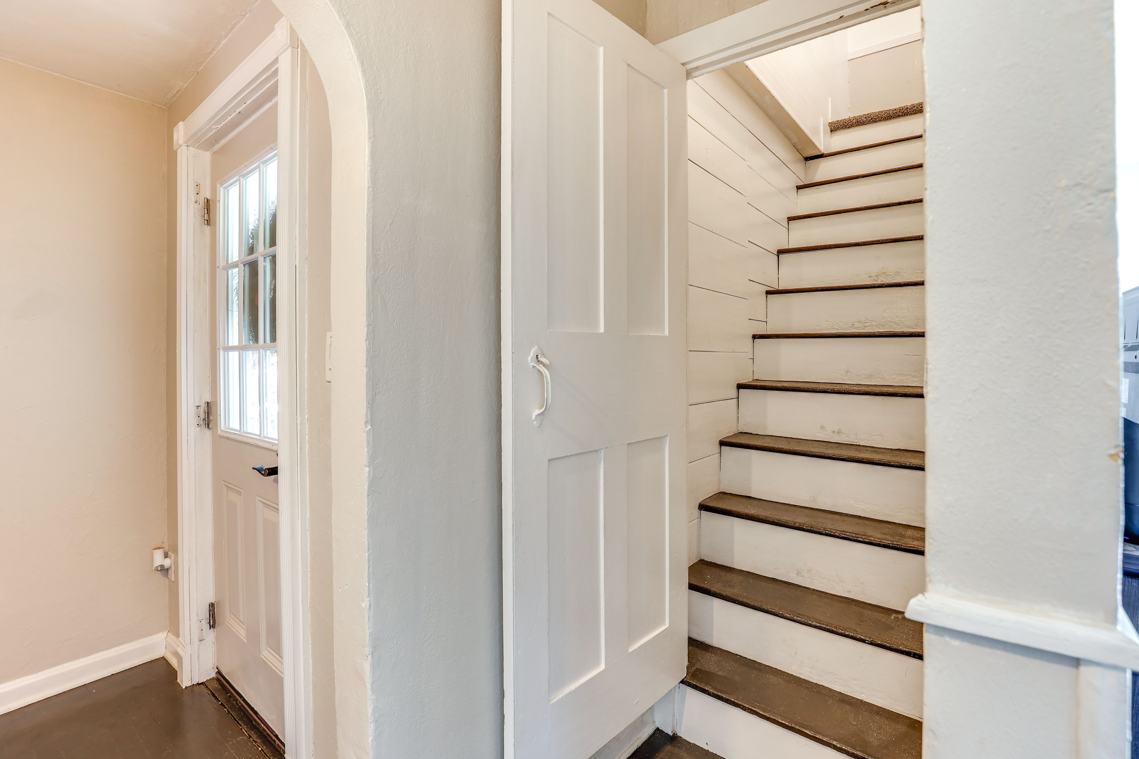 Stairs to 2nd Floor (Large Steps & Steep)