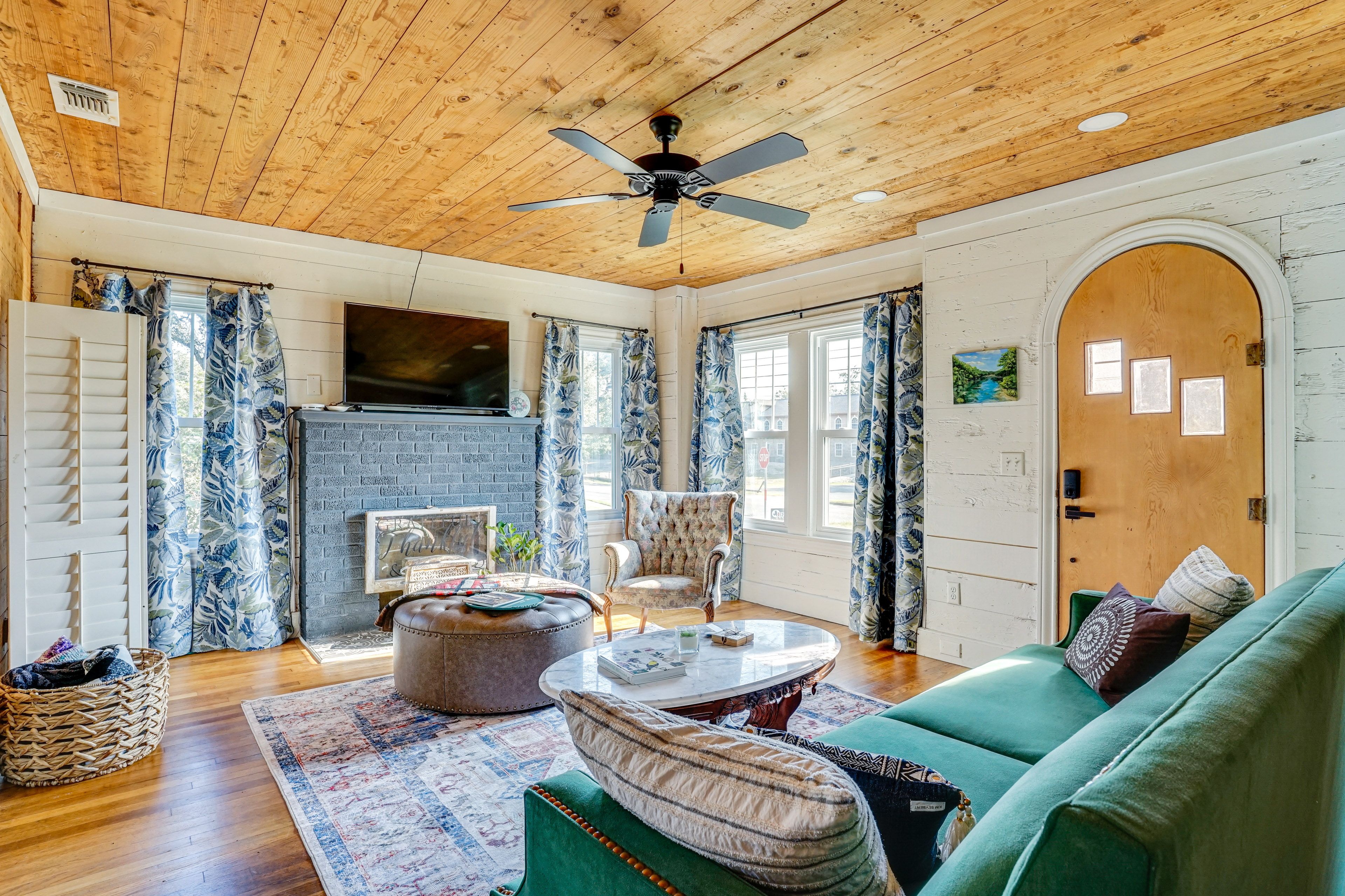 Living Room | Flat-Screen TV | Books