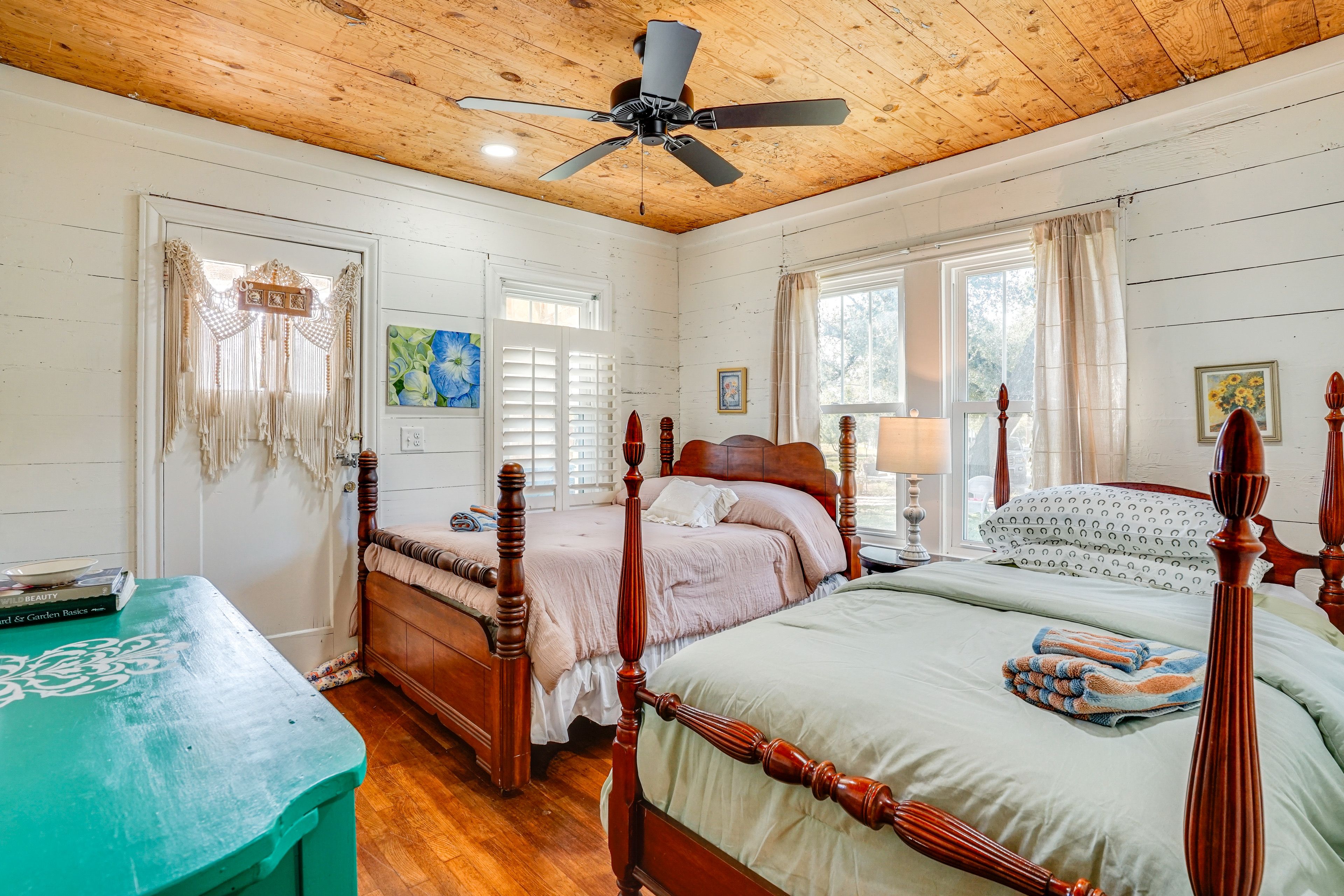 Bedroom 1 | Full Bed | Twin Bed | Linens Provided