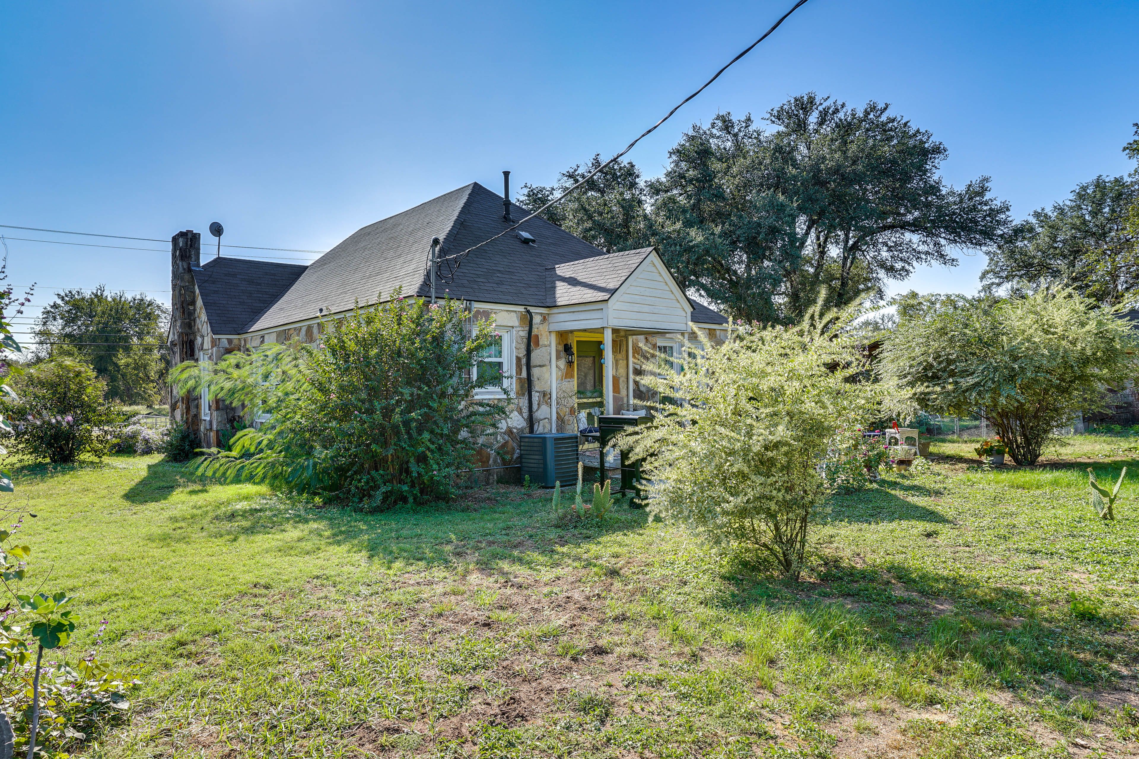 Large Private Yard | Chicken Coop