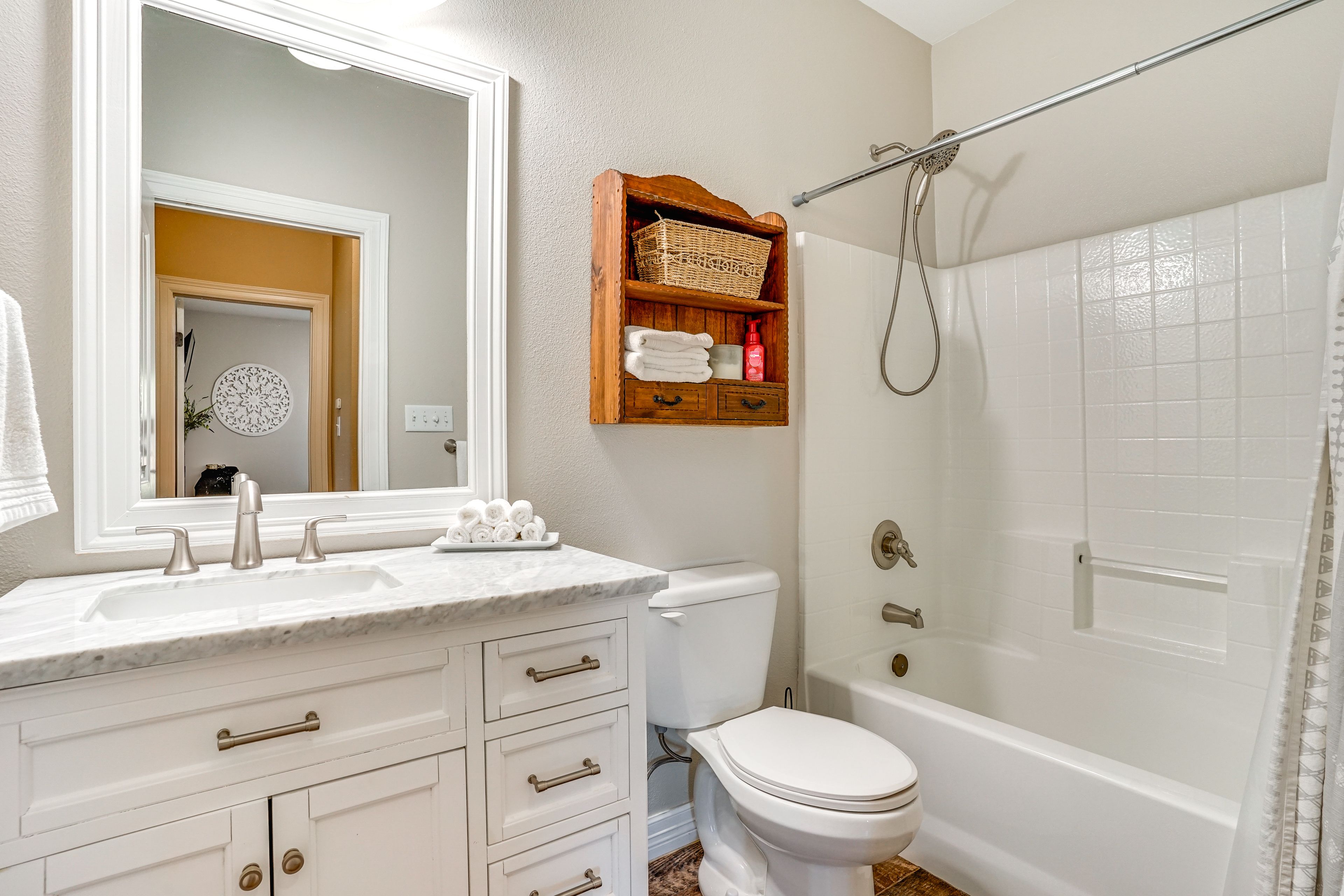 Full Bathroom