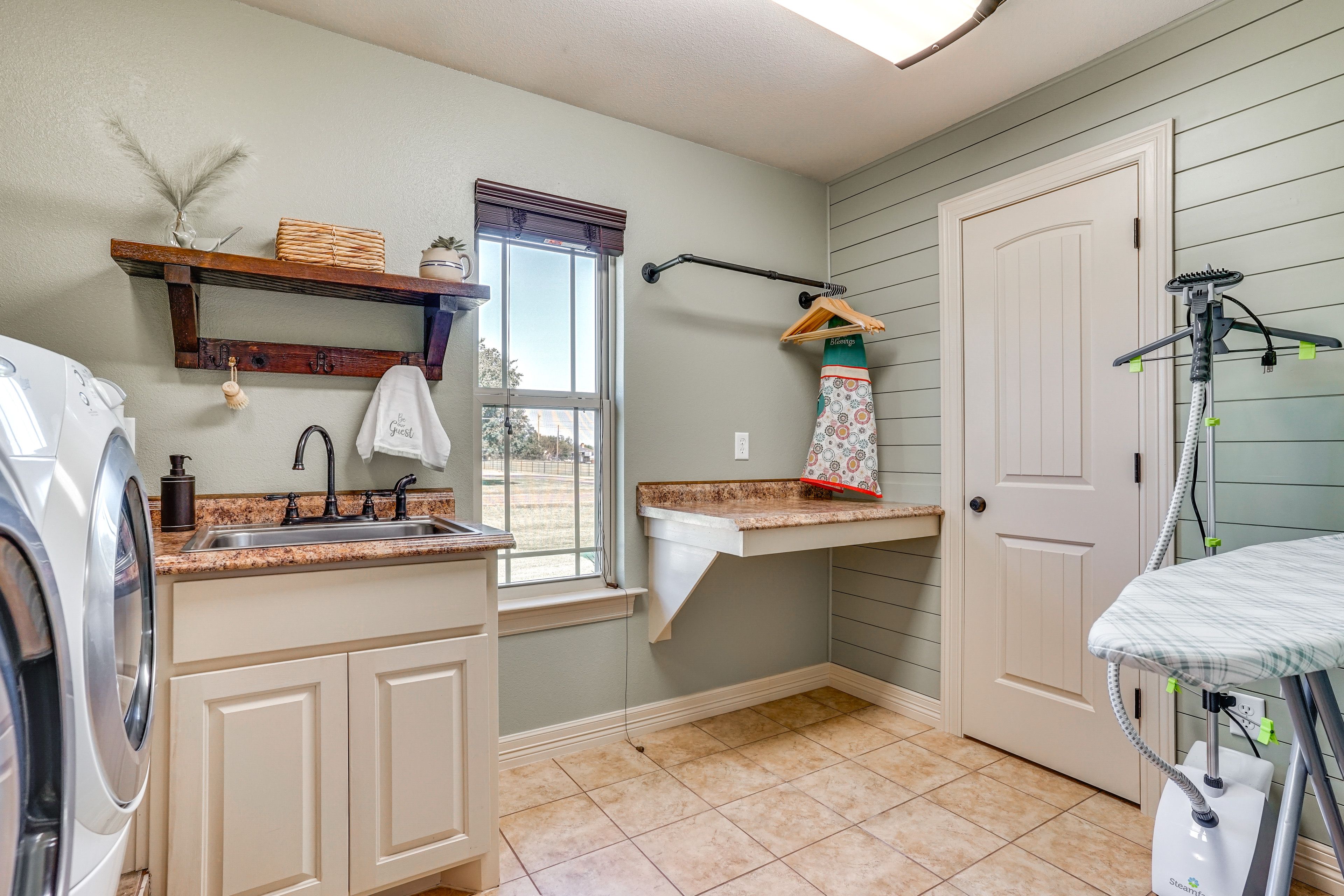Laundry Room | Washer & Dryer | Iron/Board