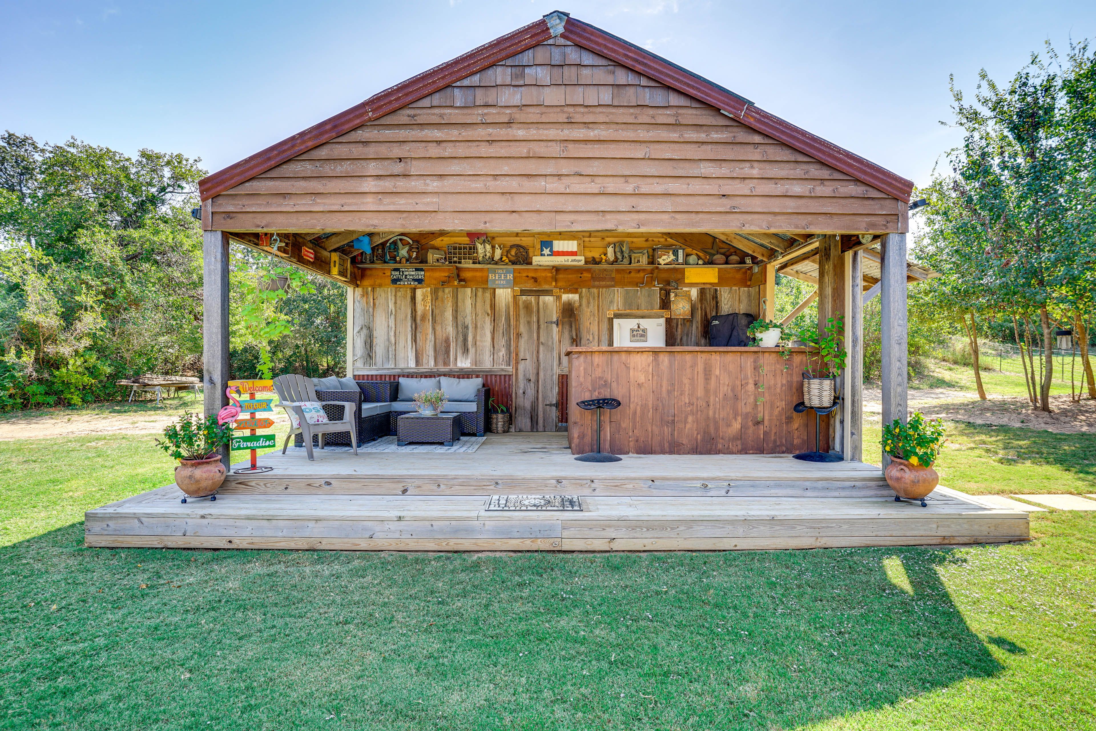 Outdoor Bar/Kitchen Space