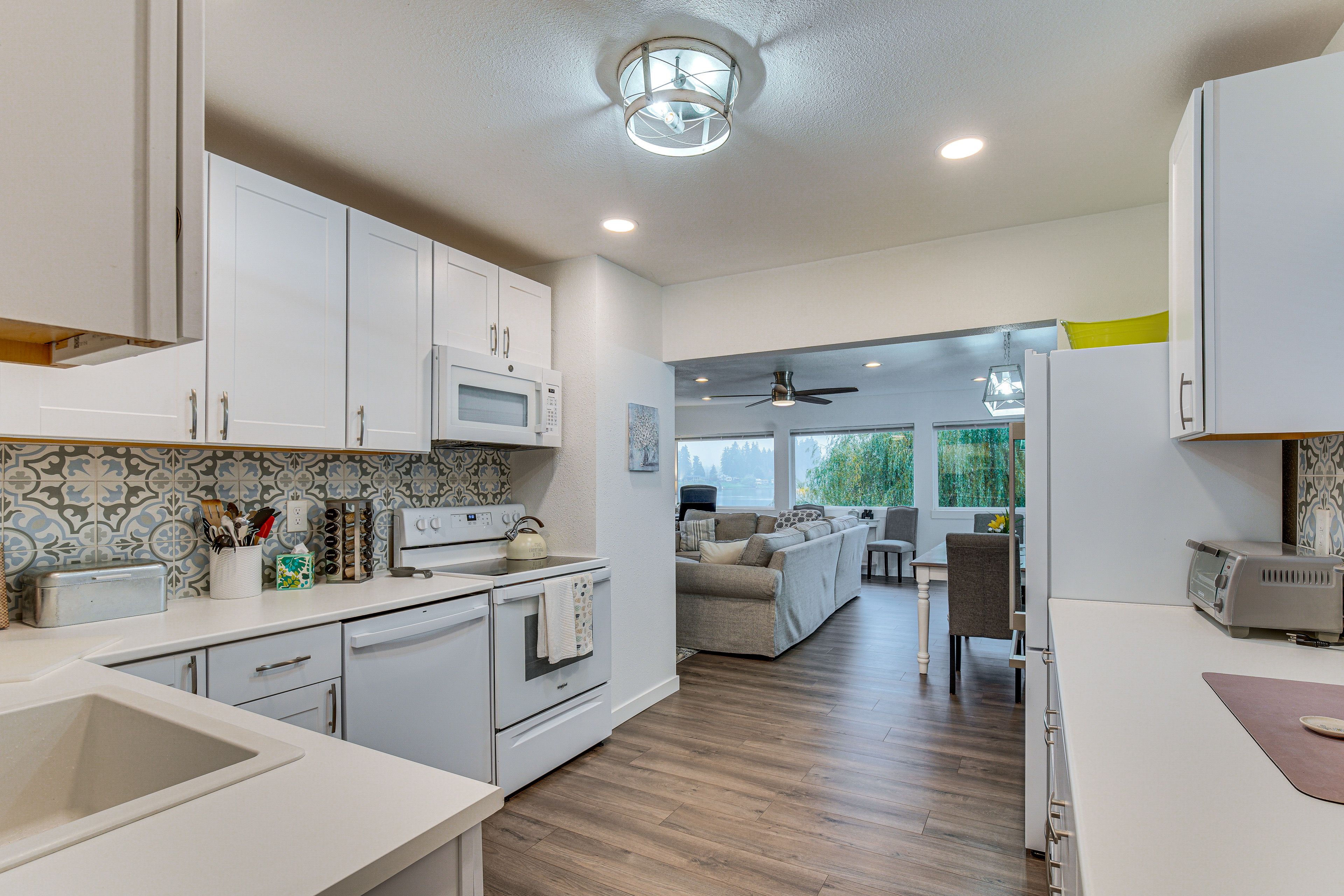 Kitchen | Cooking Basics | Keurig Coffee Maker | Toaster | Crockpot