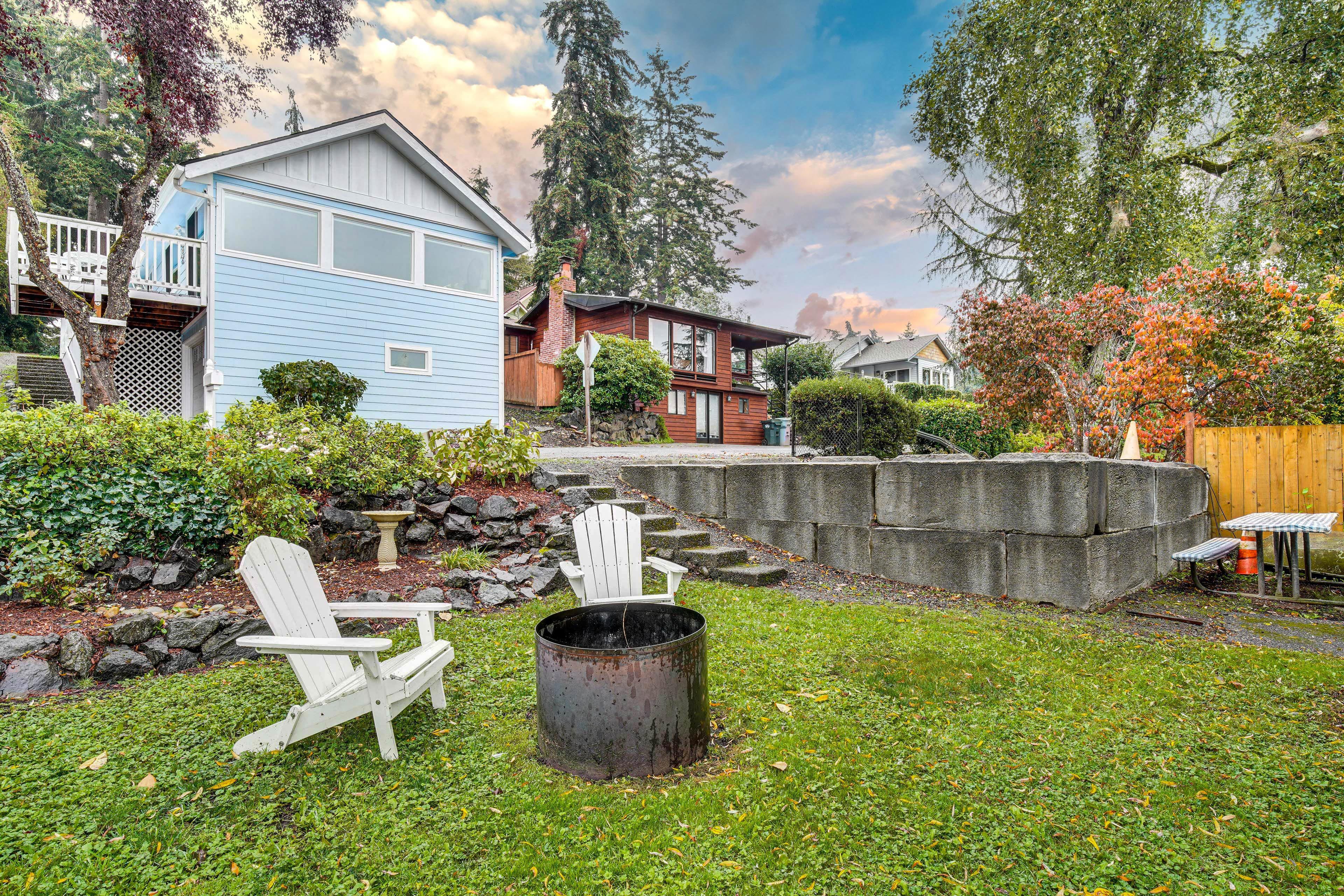 Backyard | Wood-Burning Fire Pit | Picnic Table