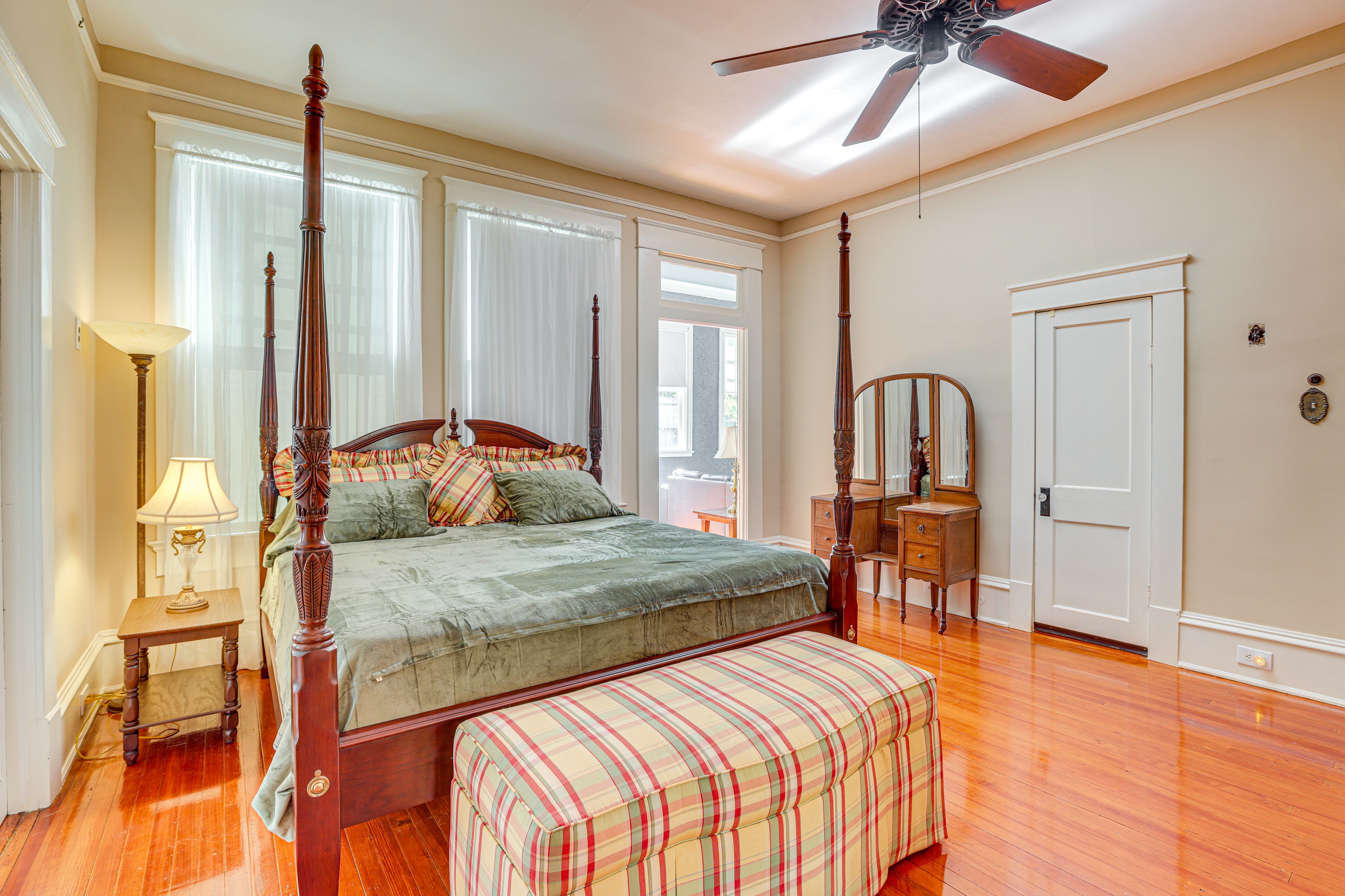 Bedroom 1 | 1st Floor | King Bed | Linens Provided