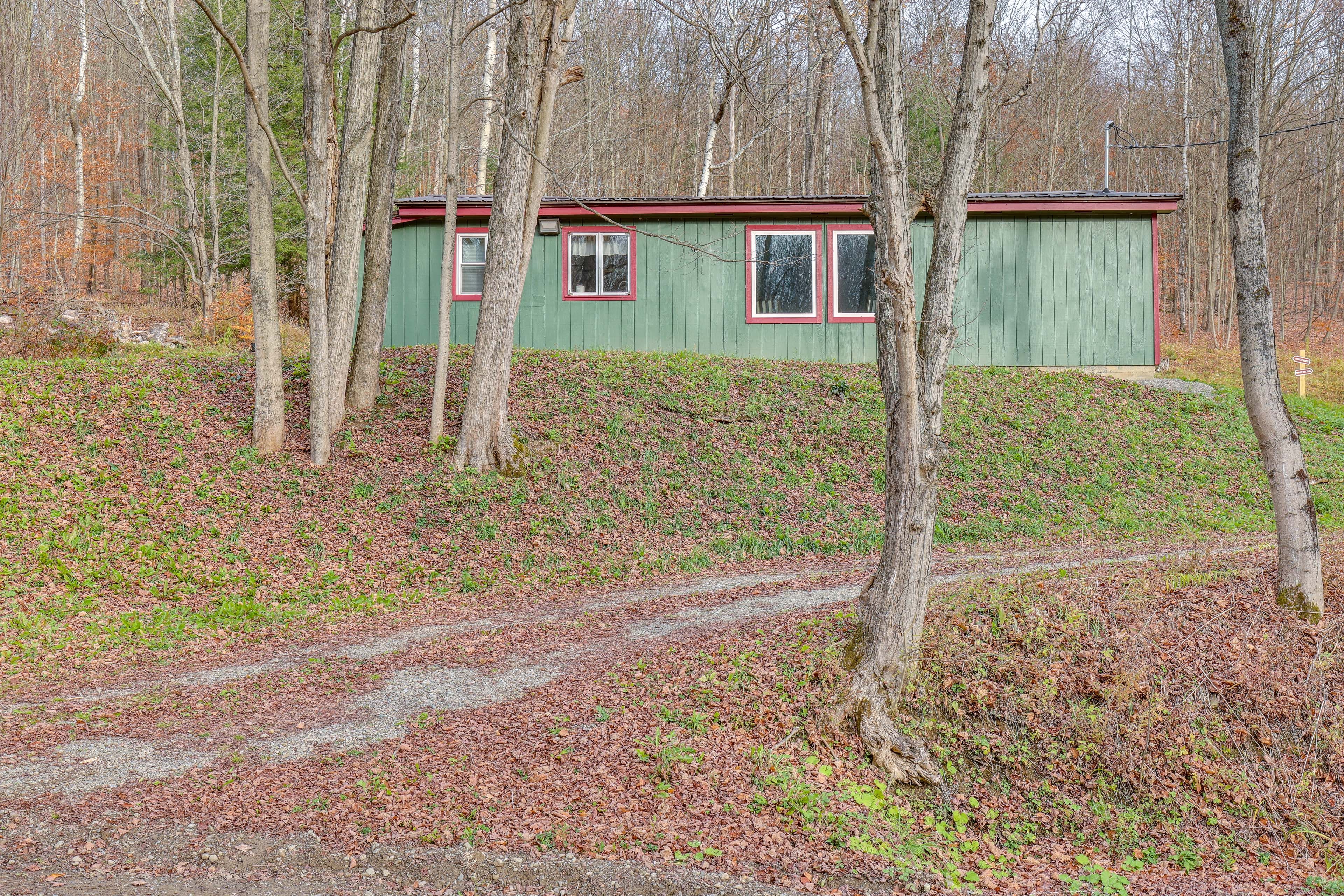 Parking | Driveway (4 Vehicles) | RV/Trailer Parking