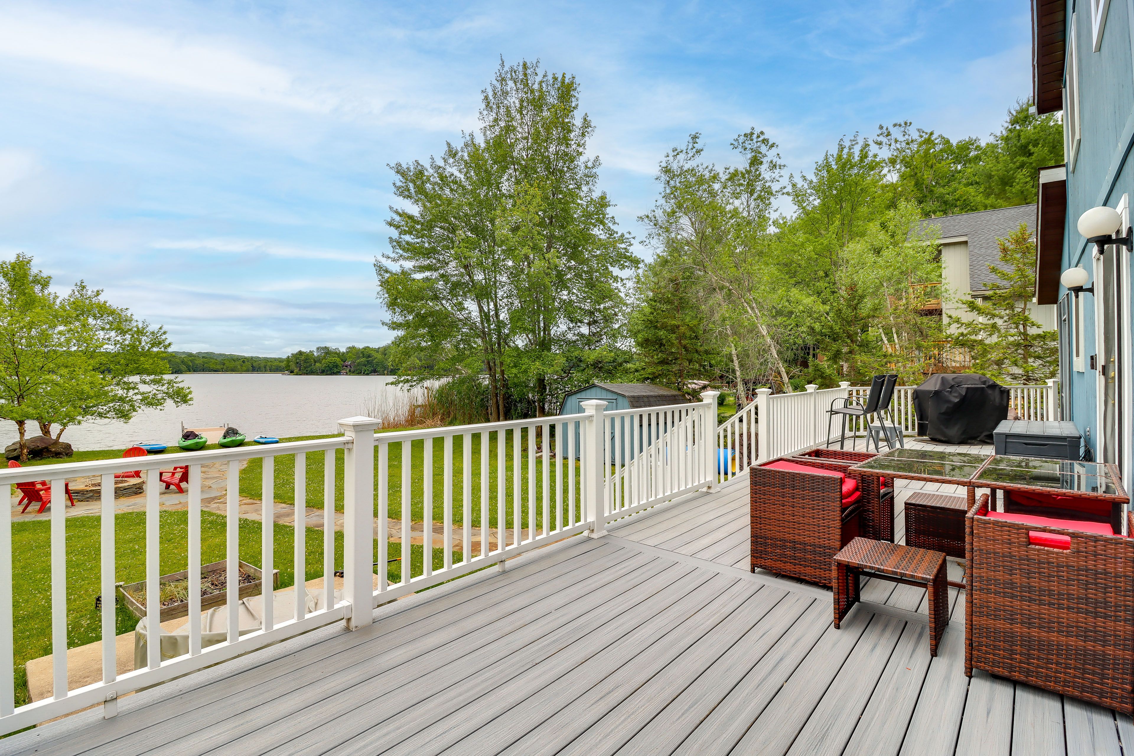 Deck | Gas Grill (Propane Provided)