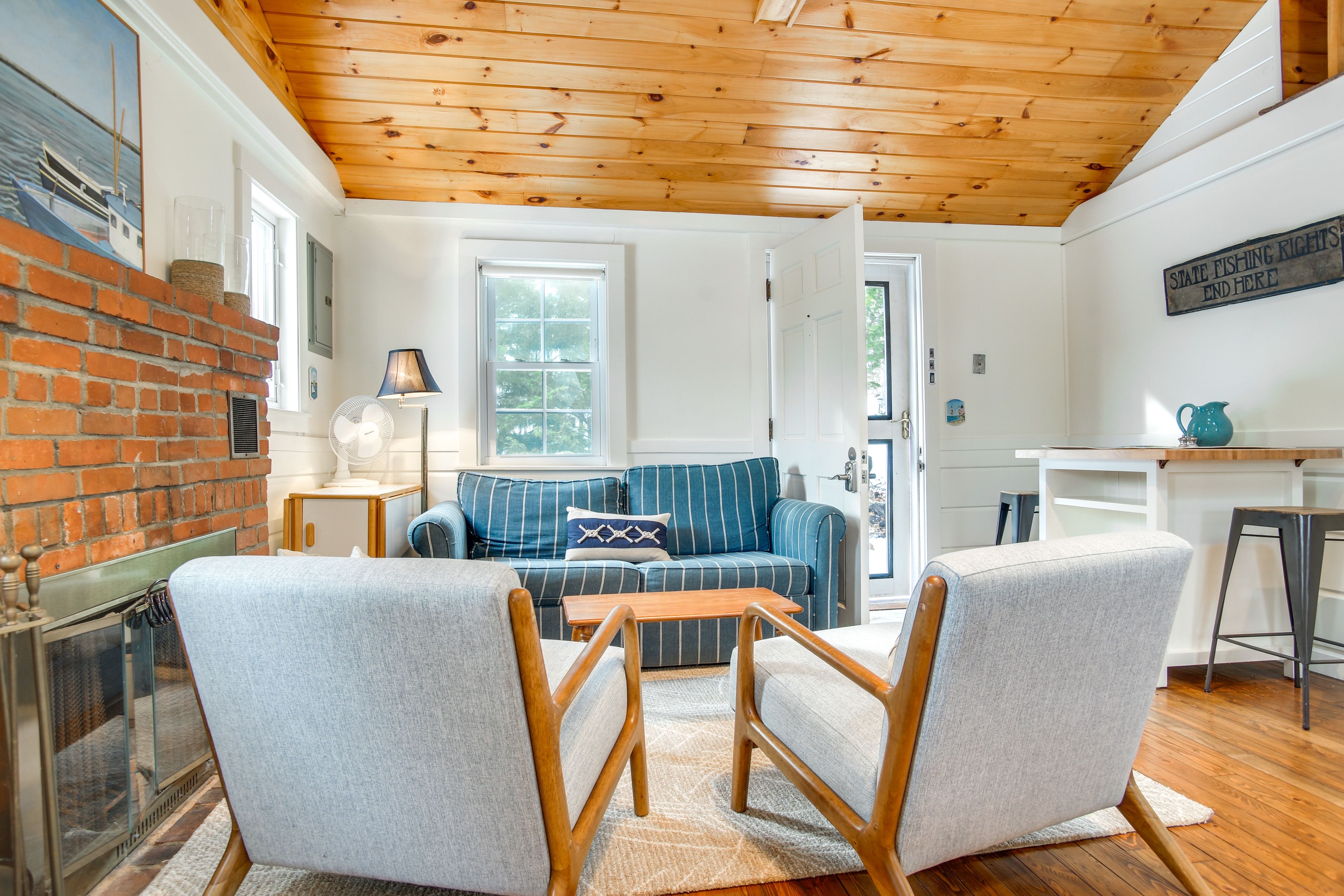 Living Room | Flat-Screen TV | Dining Area