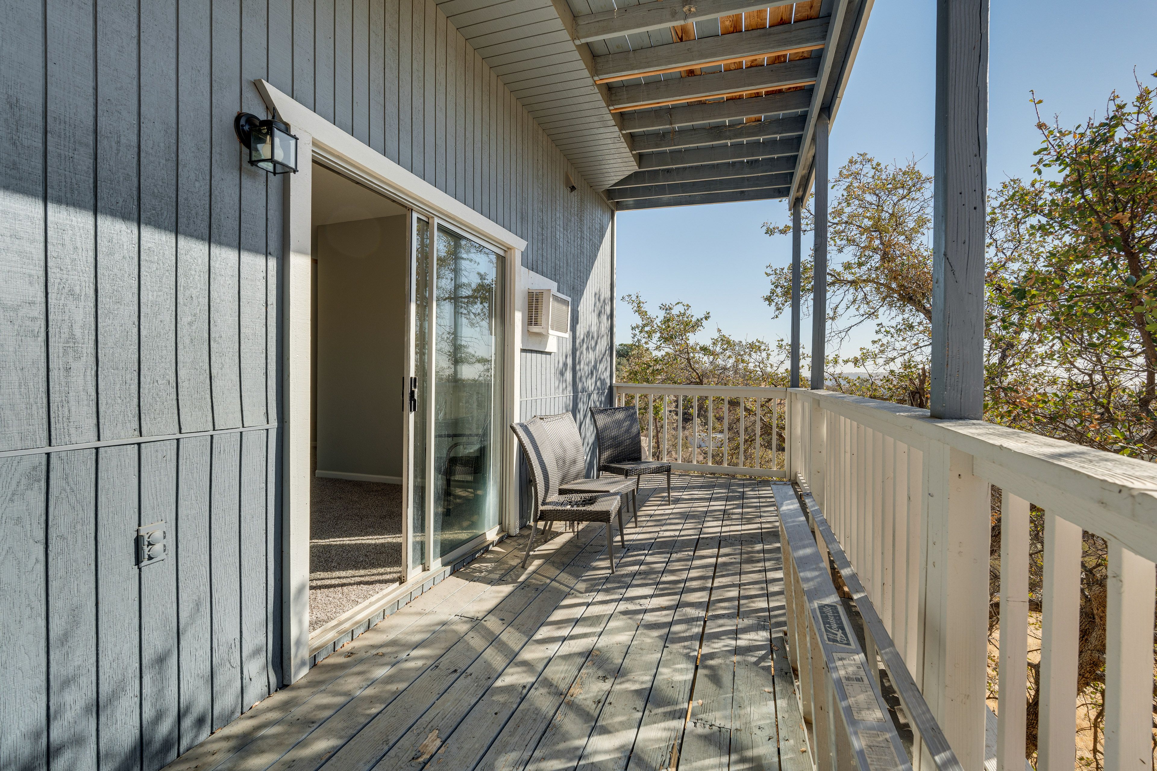 Lower Deck | Seating