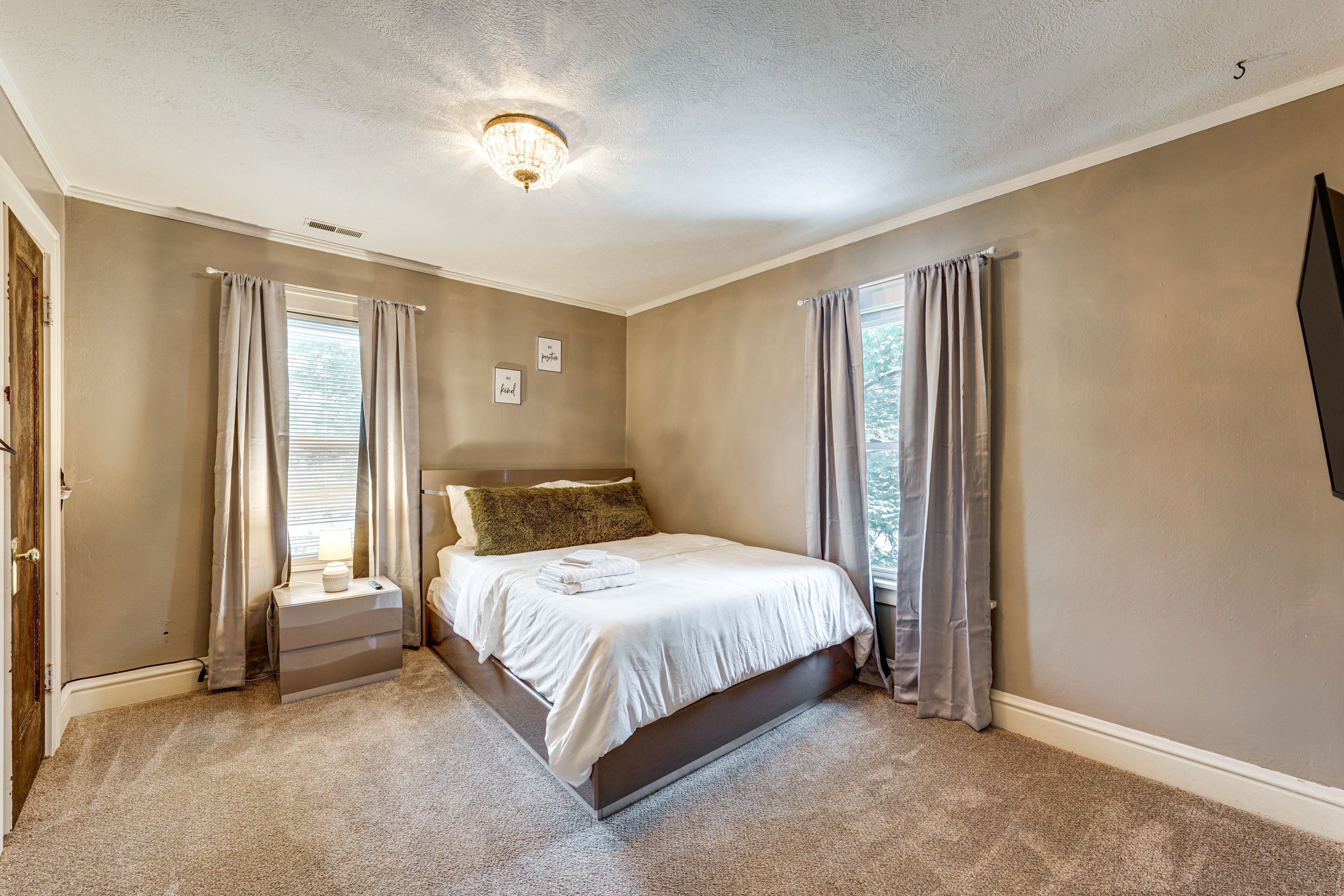 Bedroom 1 | Queen Bed | Linens Provided | 2nd Floor