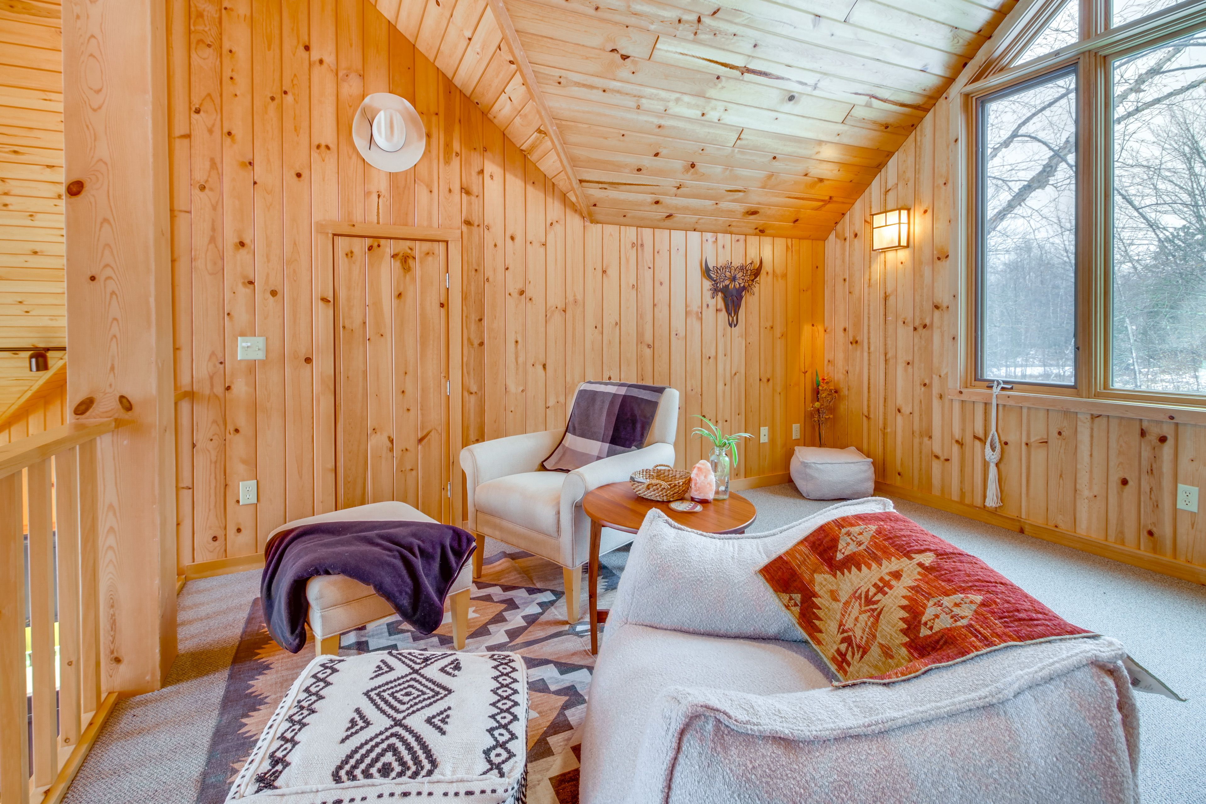 Loft | Flat-Screen TV
