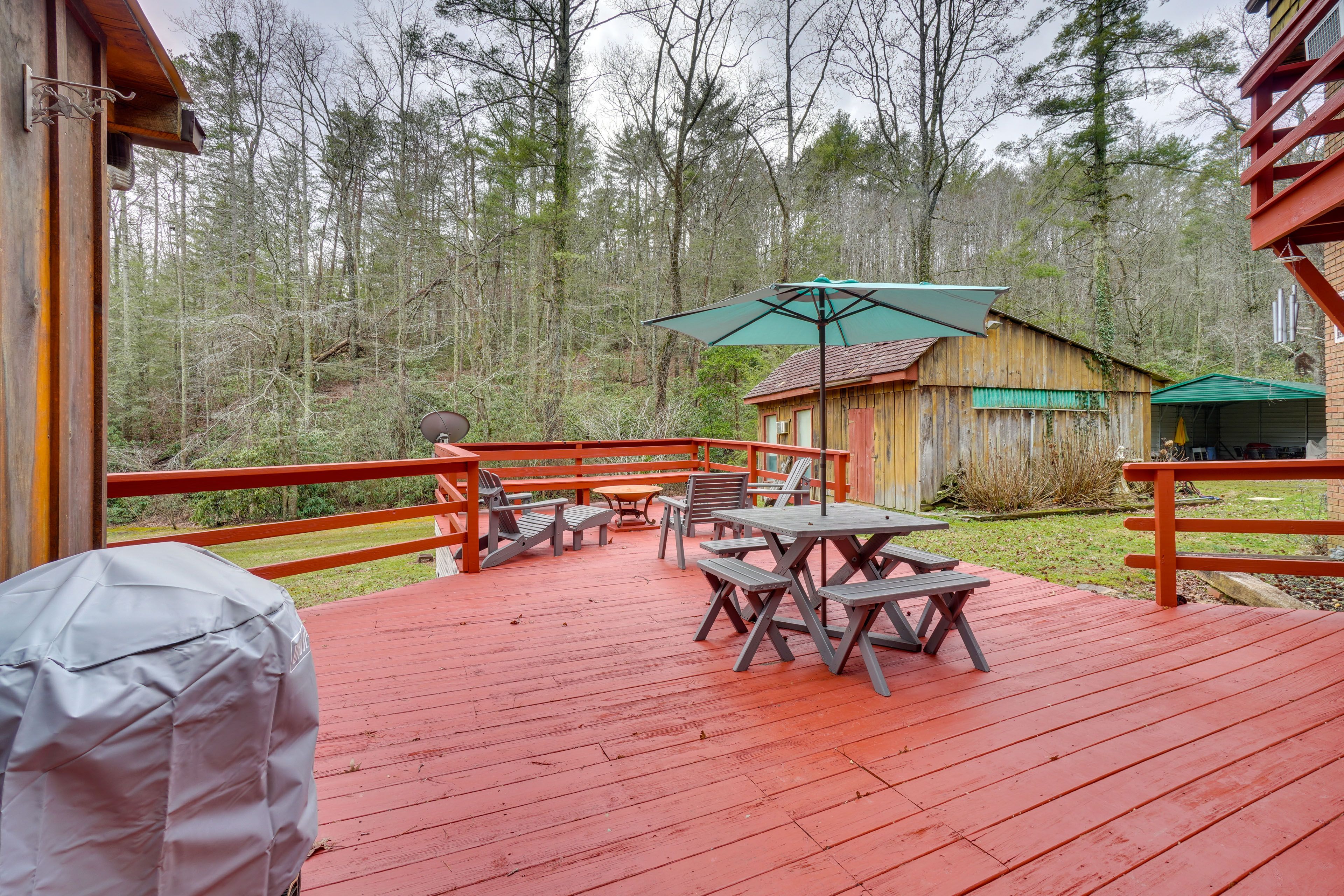 Cabin Exterior | Furnished Deck | Dining Area | Charcoal Grill | Fire Pit