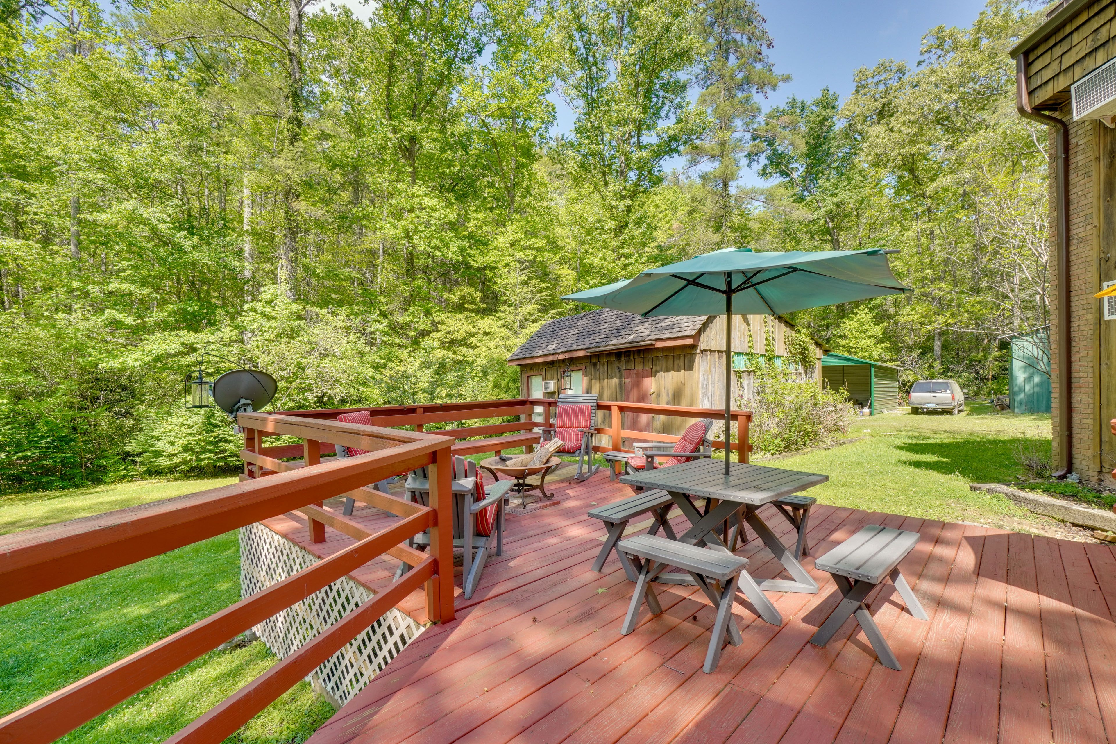 Cabin Exterior | Furnished Deck | Dining Area | Charcoal Grill | Fire Pit
