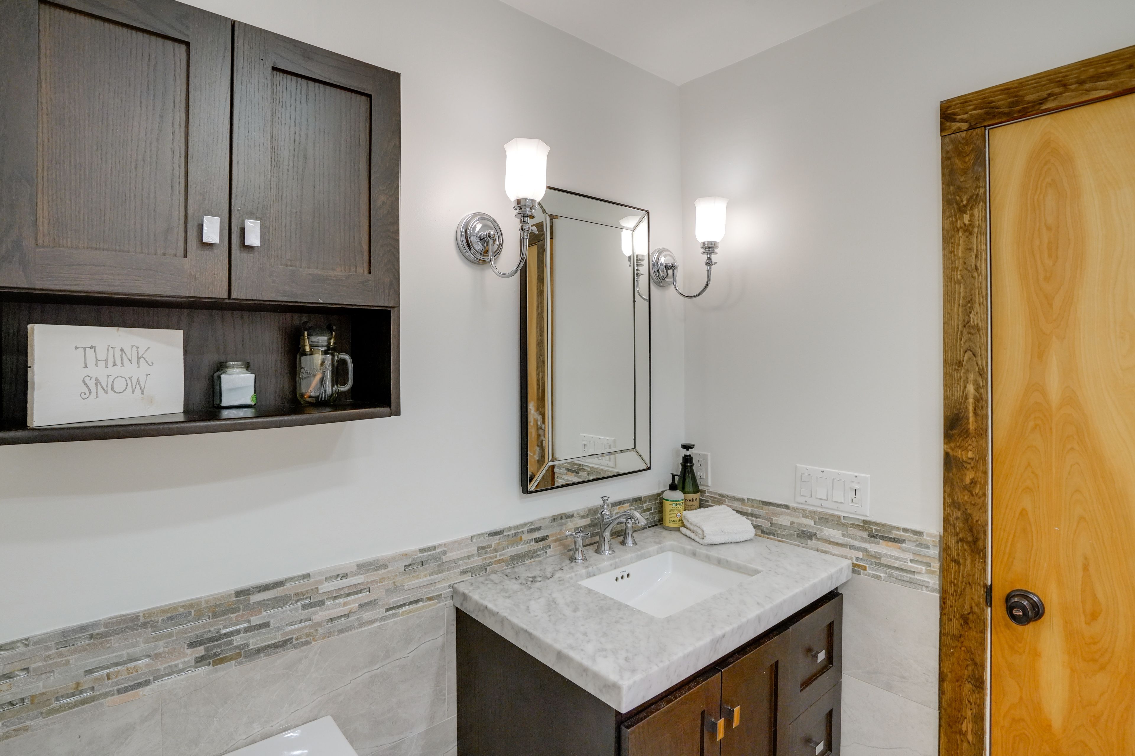 Bathroom | 1st Floor