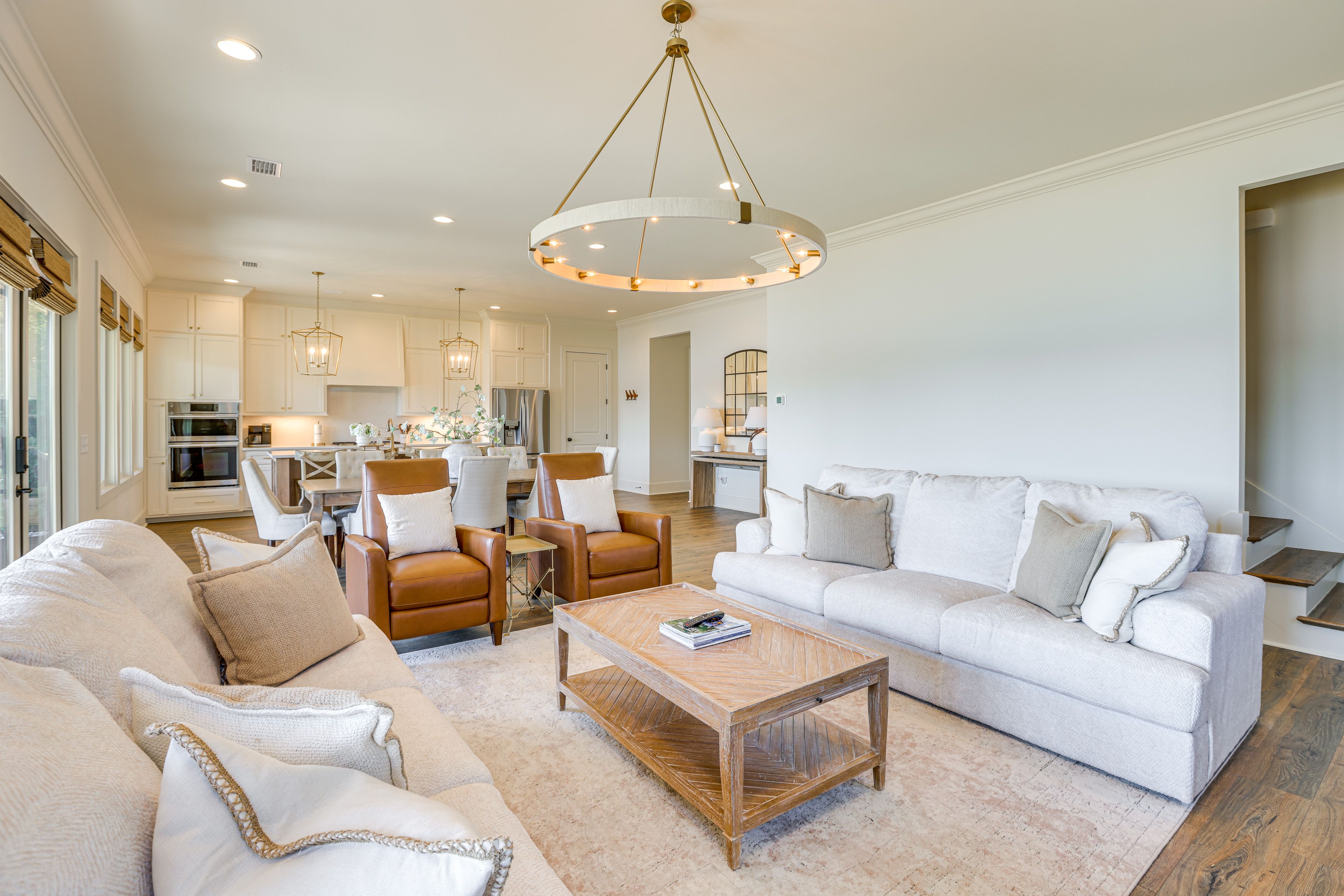 Living Room | Central Heating & A/C | Smart TV | Free WiFi | 1st Floor