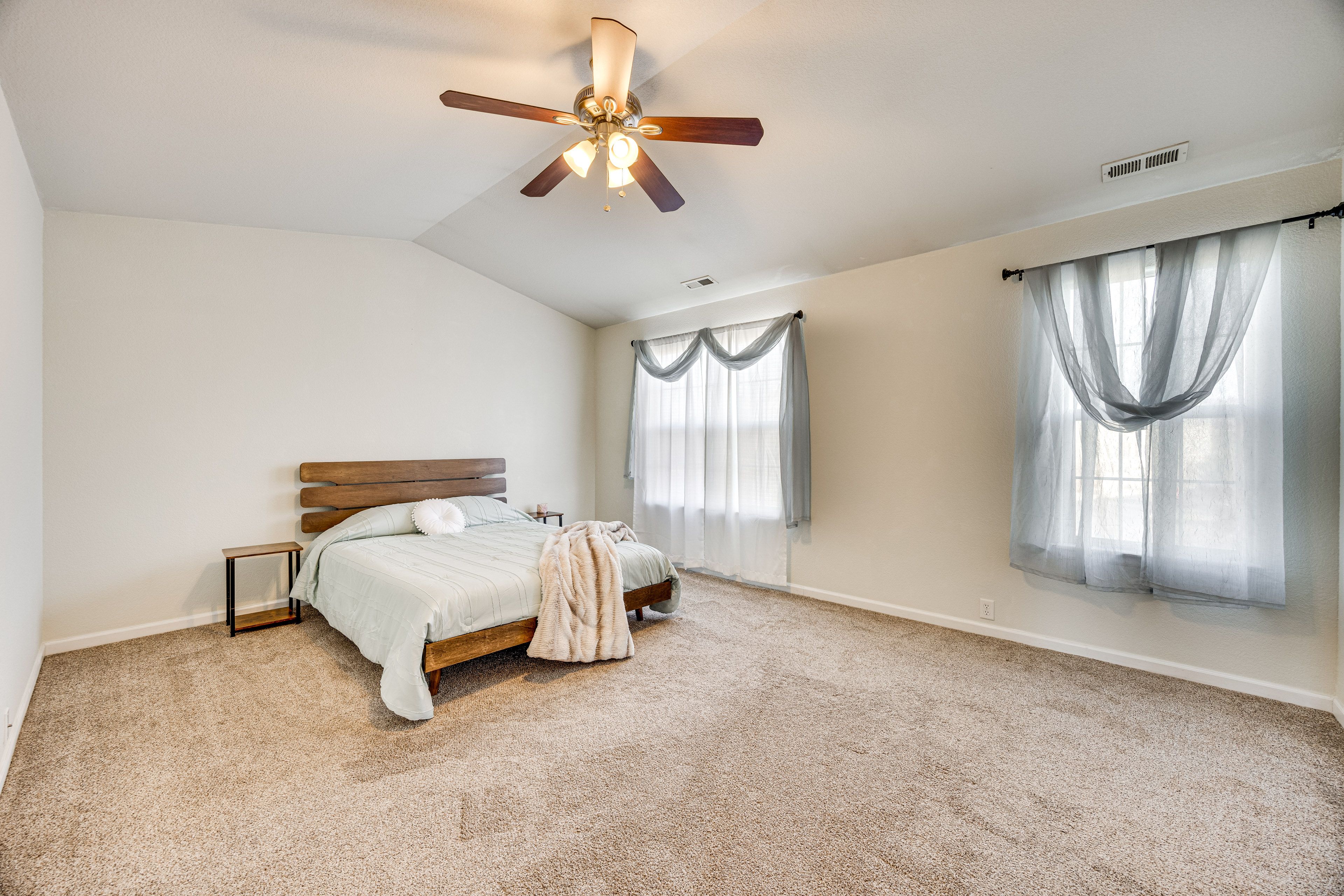 Bedroom 2 | Queen Bed | 3rd Floor