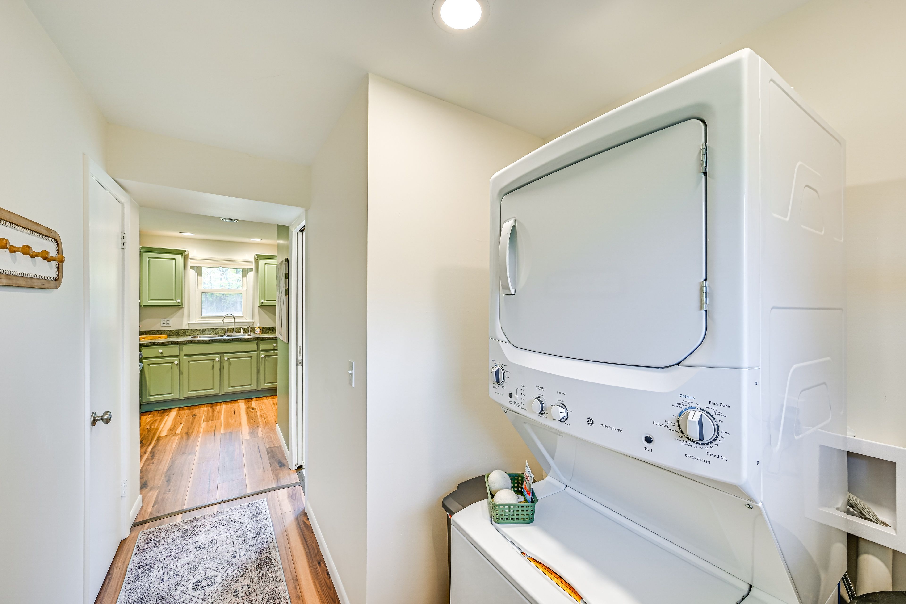 Laundry Area | 1st Floor | Washer/Dryer | Trash Bags/Paper Towels