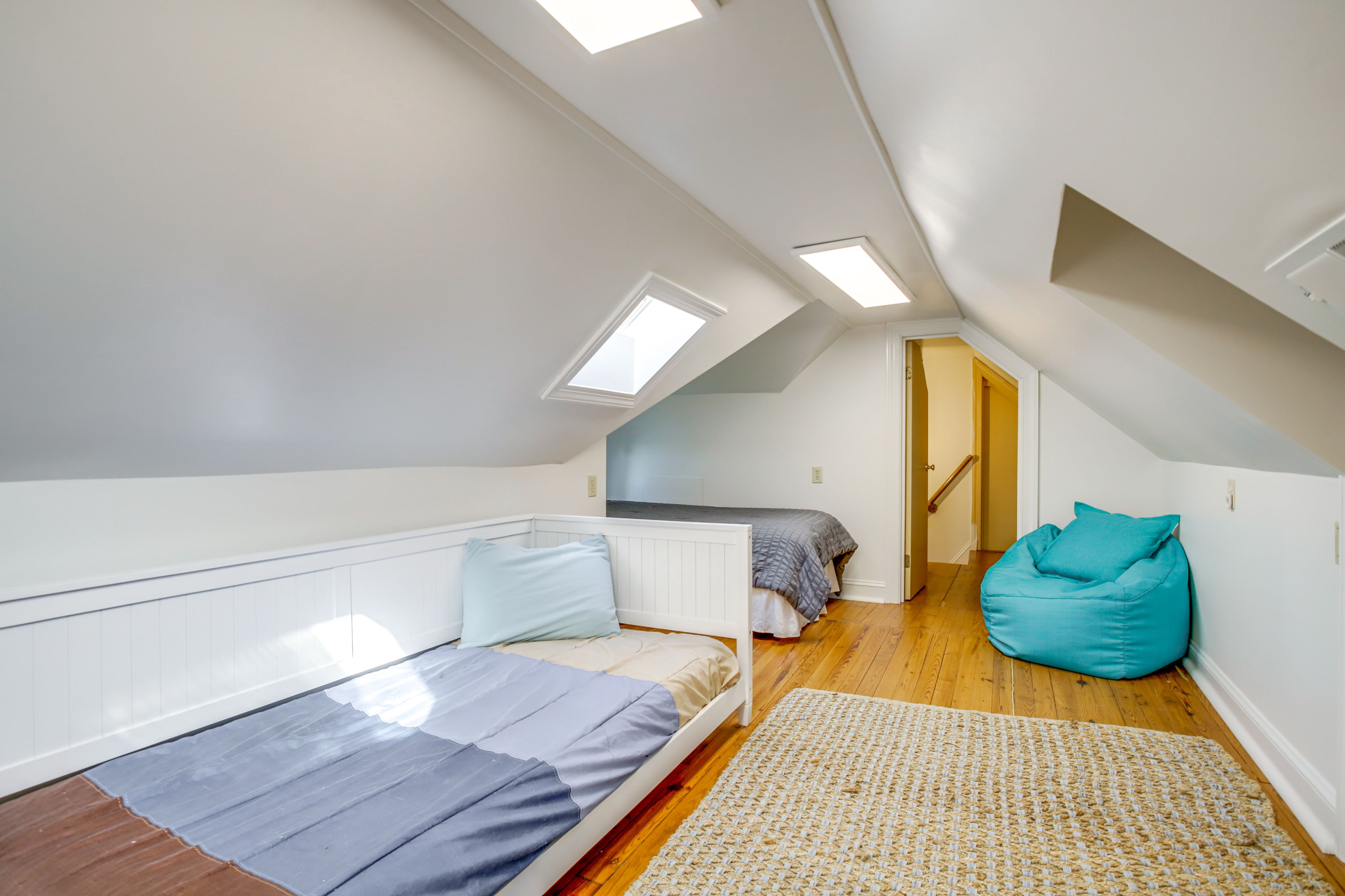 Bedroom 5 | 3rd Floor | 3 Twin Beds