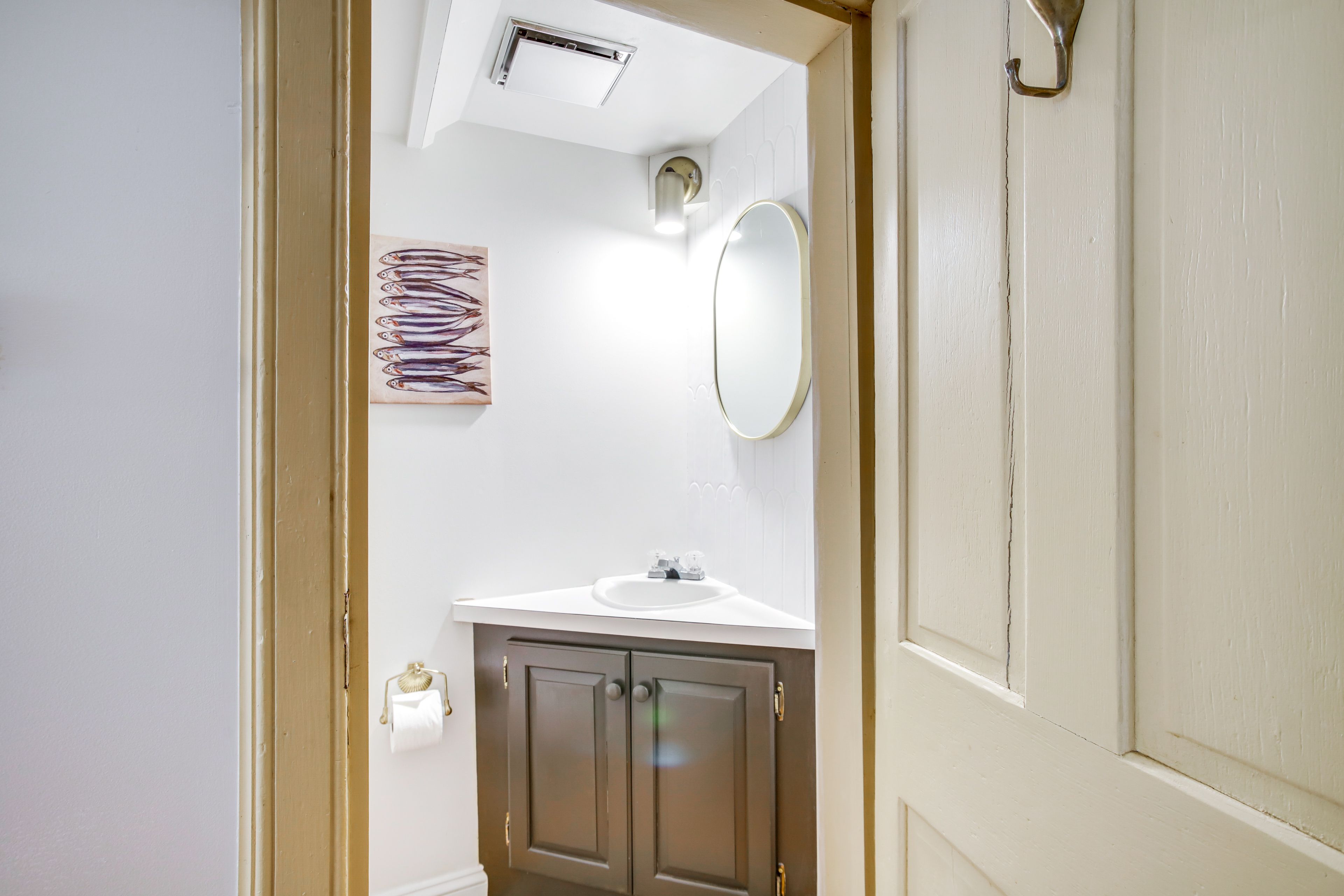 Half Bathroom | 1st Floor