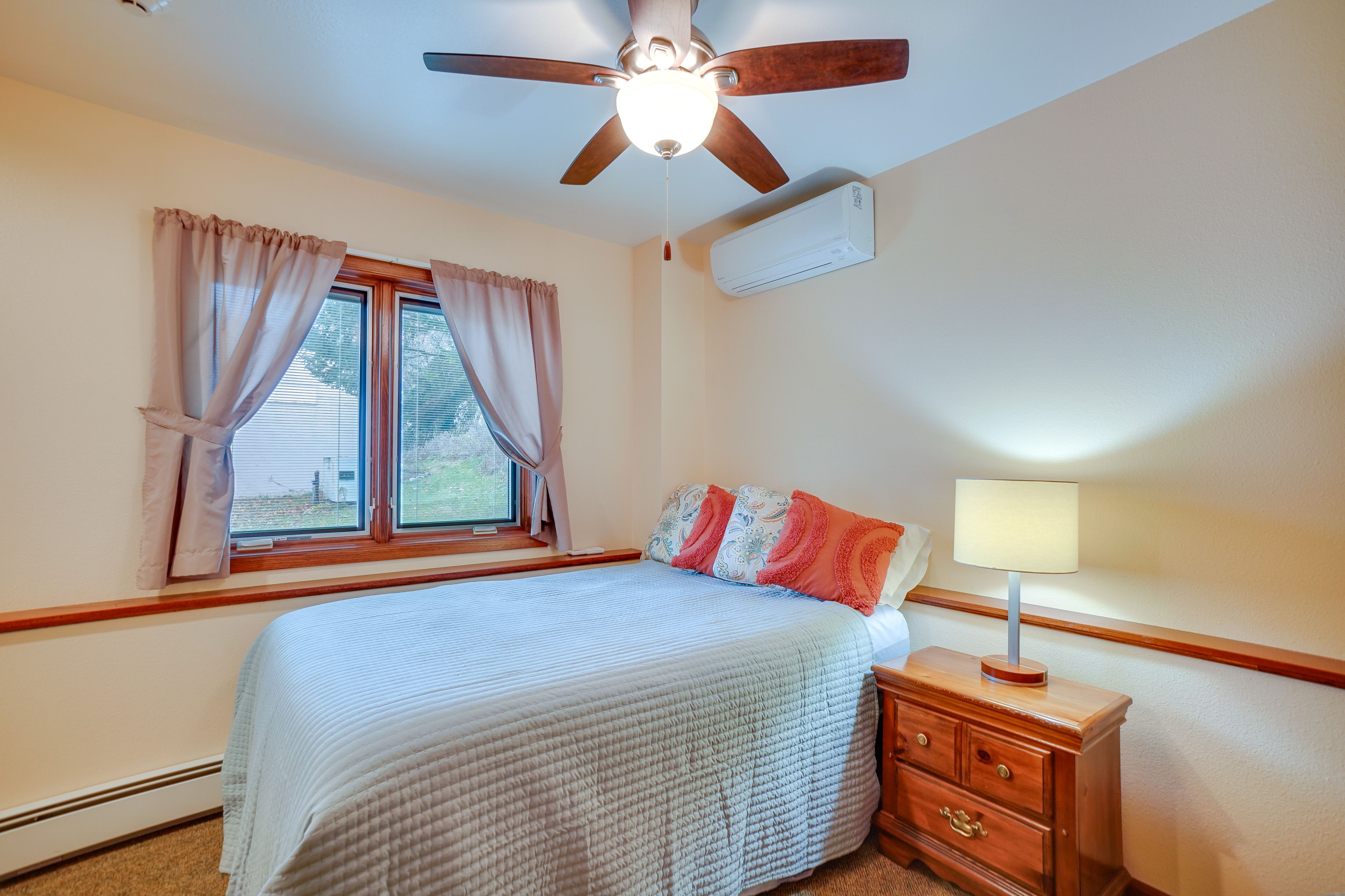 Bedroom 10 | Full Bed