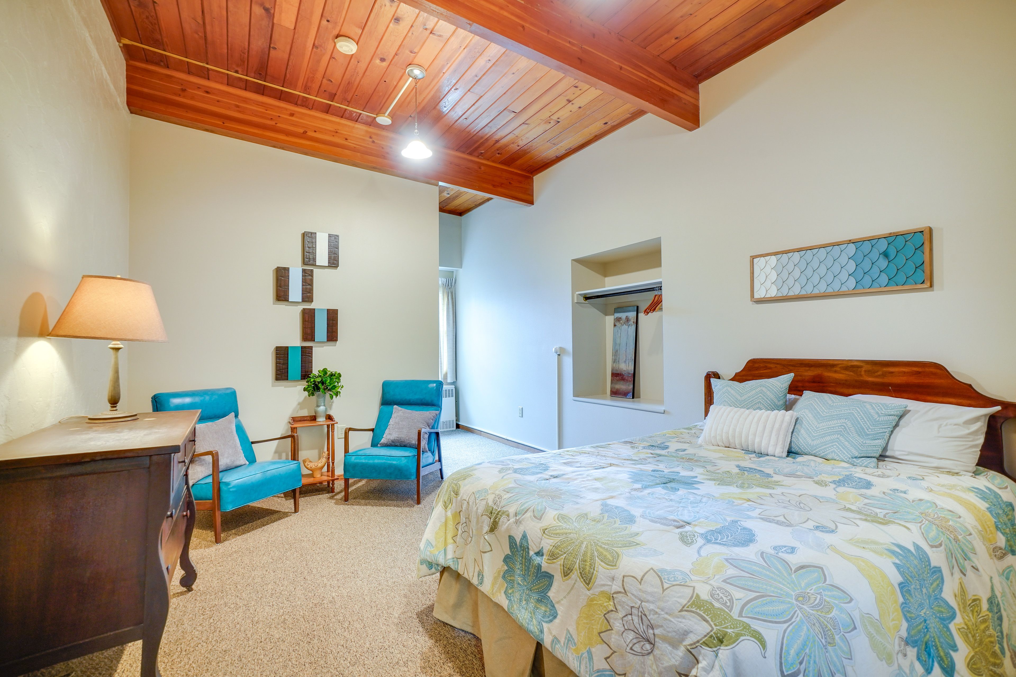 Bedroom 11 | King Bed