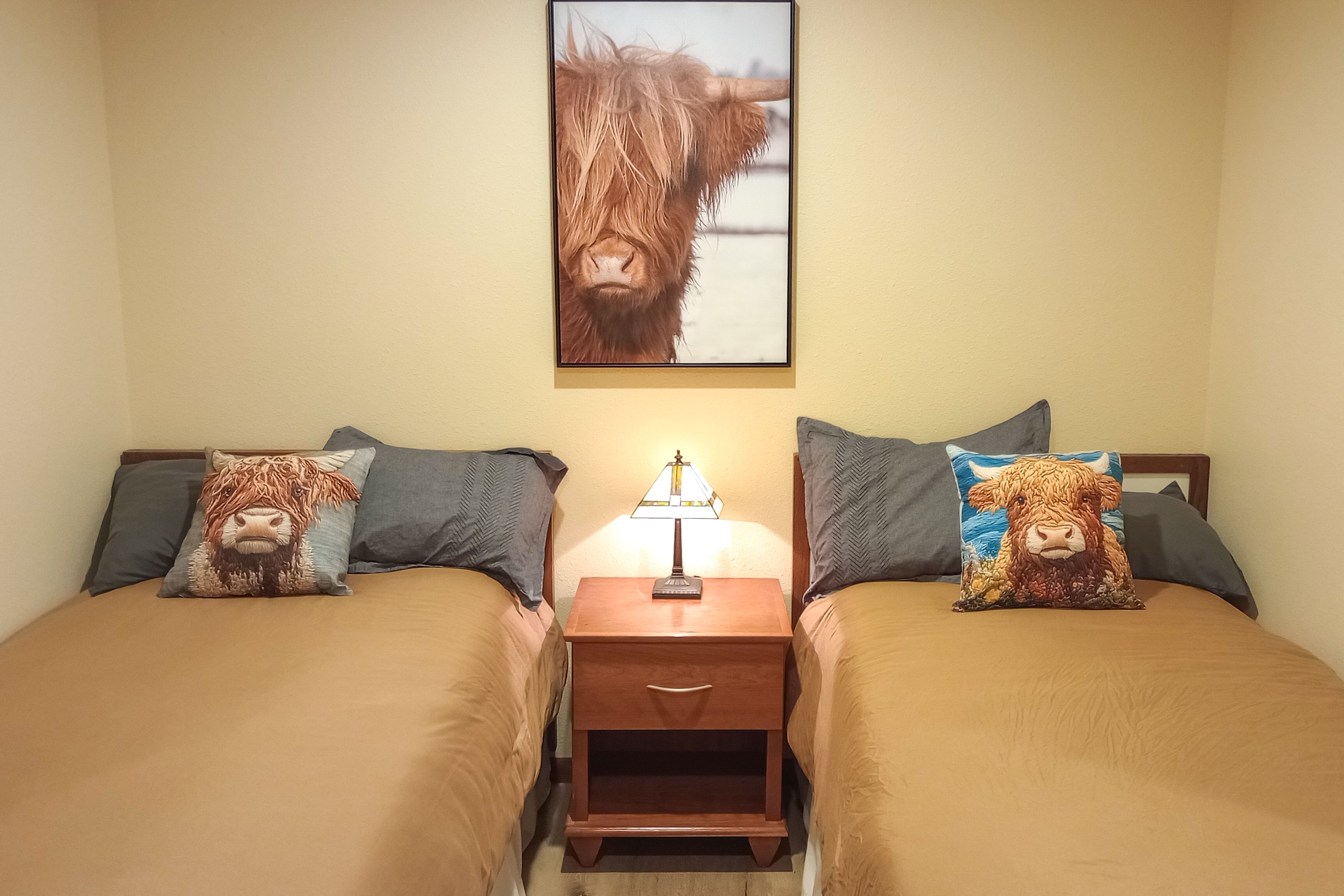 Bedroom 12 | 2 Twin Beds | Full Bed | En-Suite Bathroom